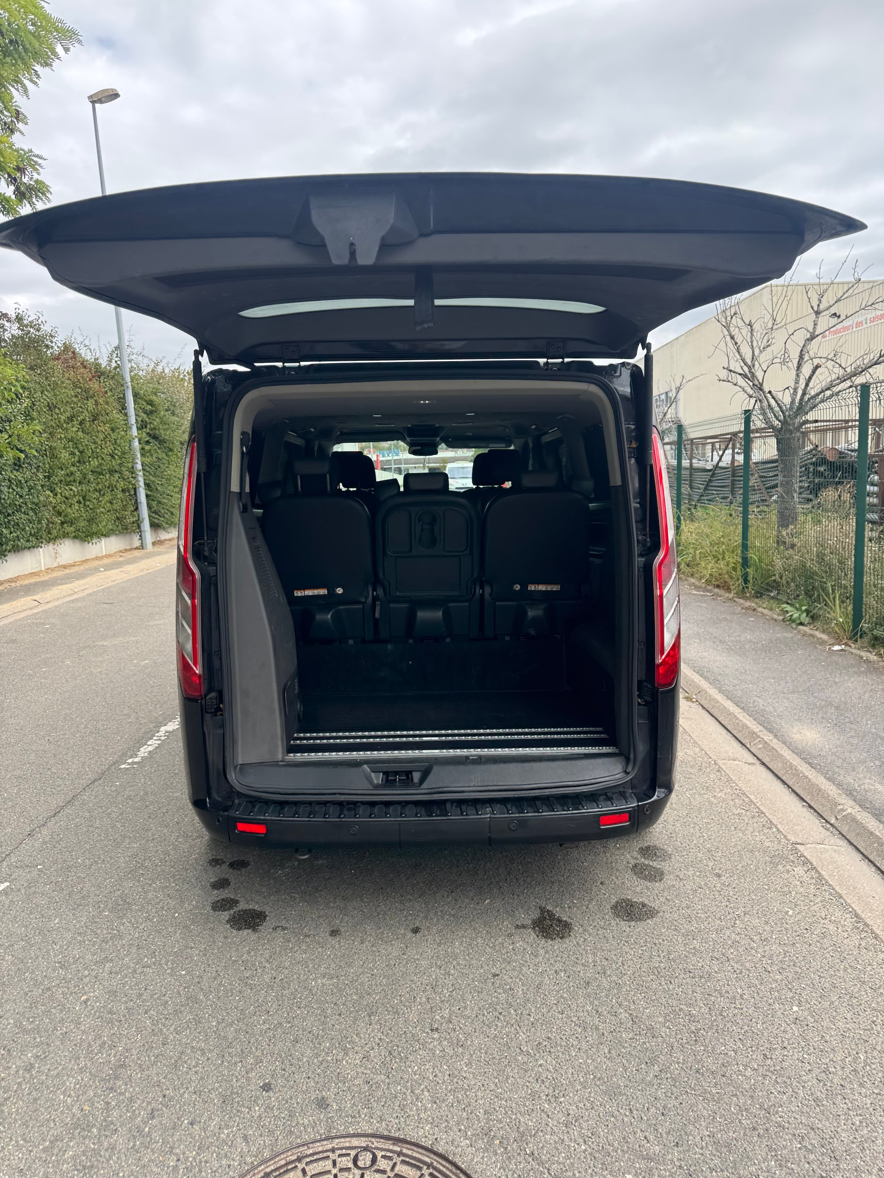 Ford Tourneo Custom avec Apple CarPlay