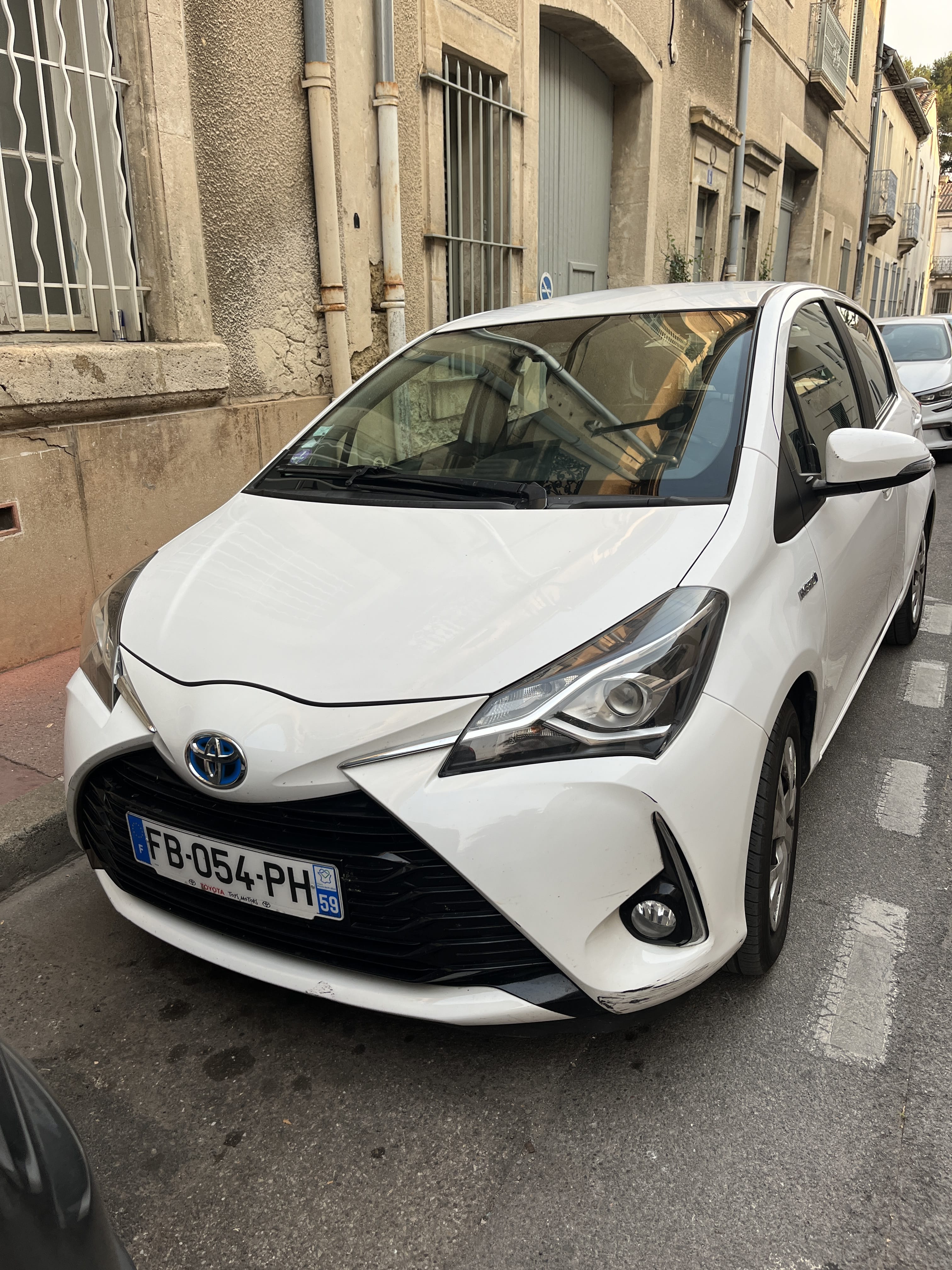 Toyota Yaris Hybride, 2018, Essence 95 / Électrique (hybride), automatique