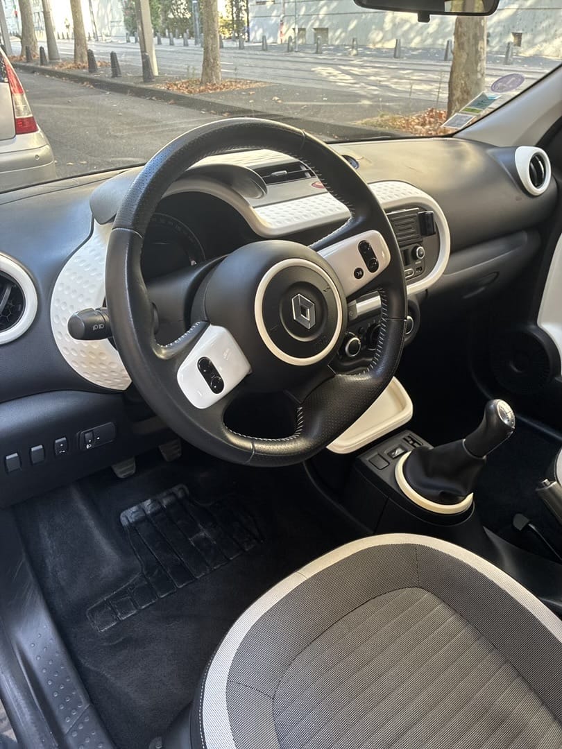 Renault Twingo III avec Entrée audio / iPod