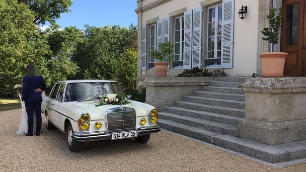 Mercedes W108 280SE avec Entrée audio / iPod