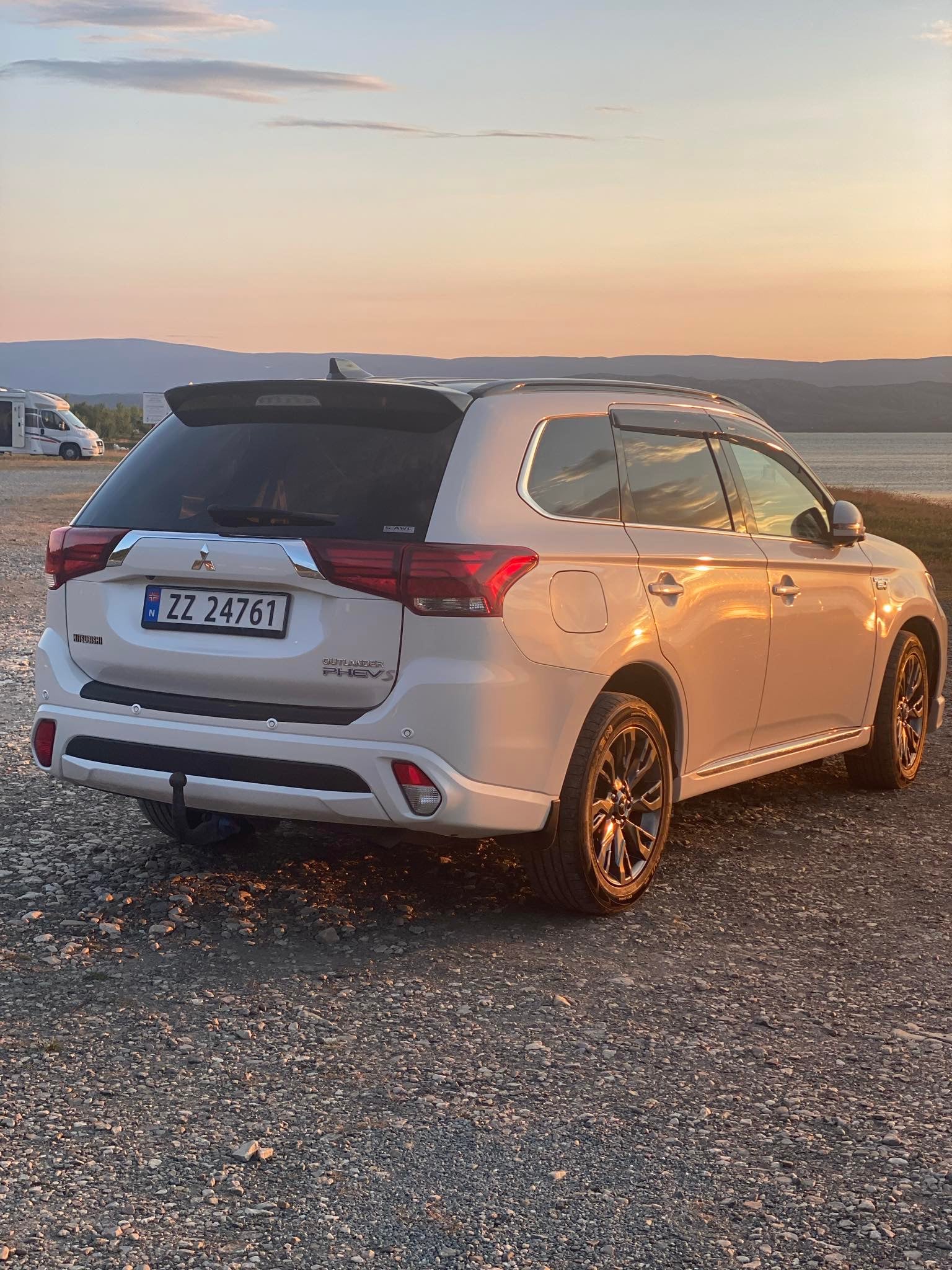 Mitsubishi Outlander PHEV SEL med Aircondition
