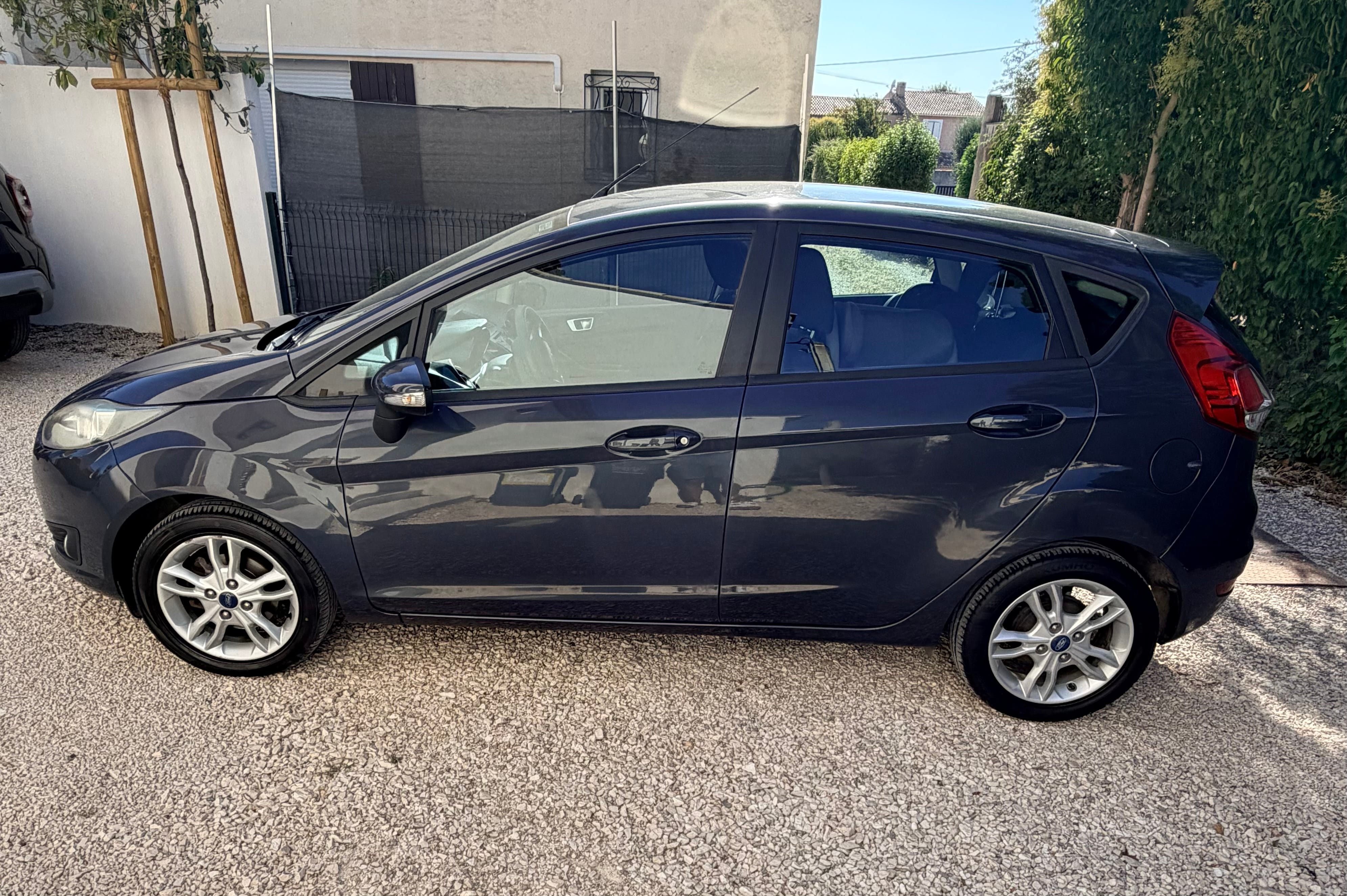 Ford Fiesta avec Climatisation
