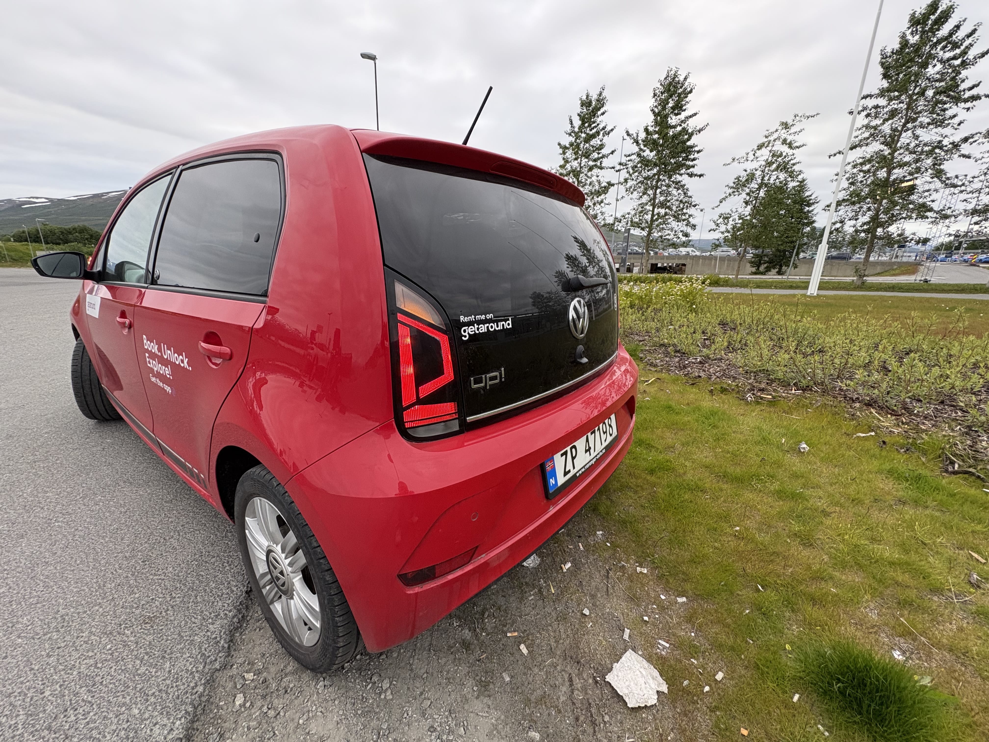 Volkswagen Up! Beats audio| spiked winter tires with Cruise control