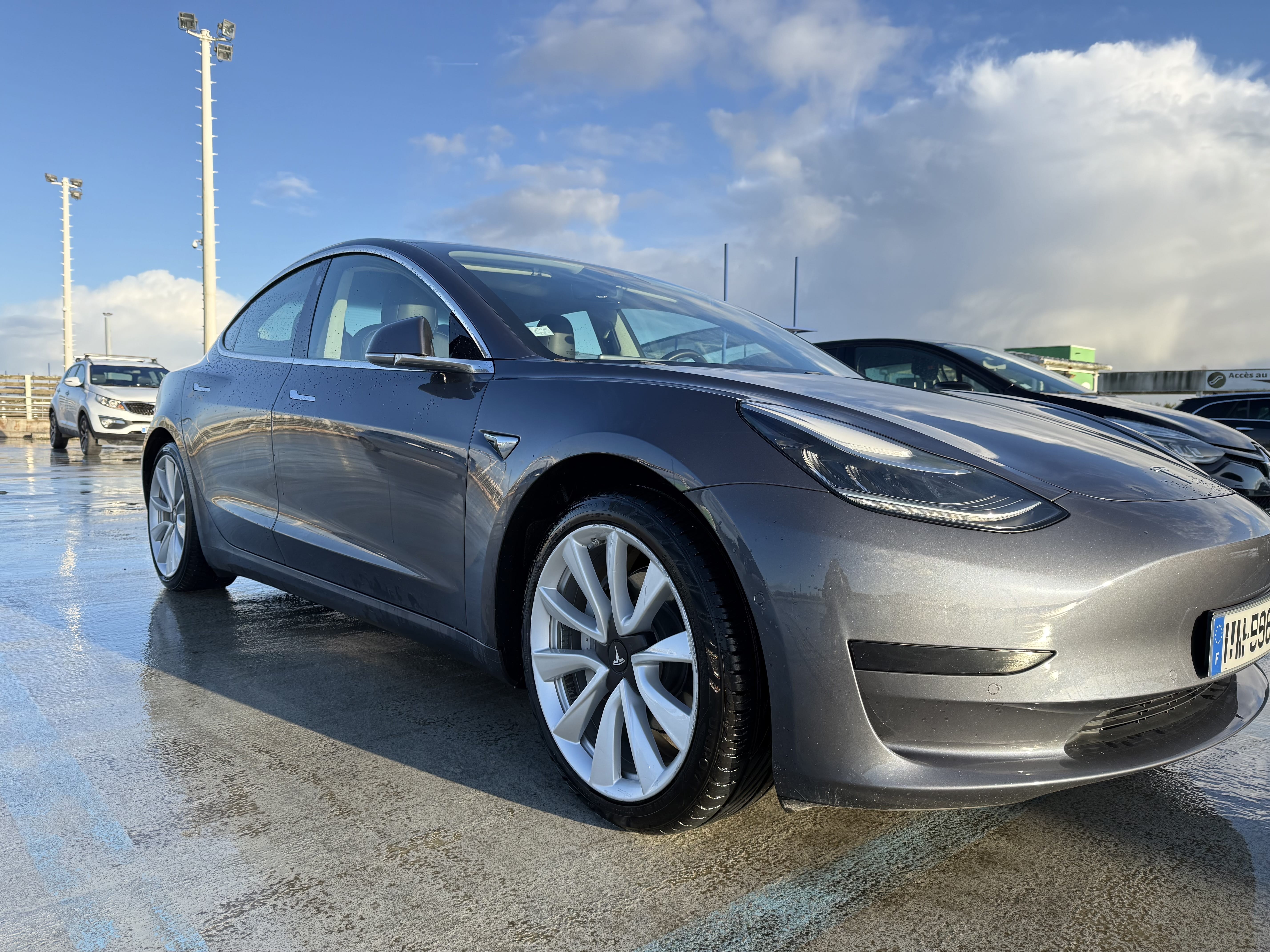 Tesla Model 3 avec Régulateur de vitesse