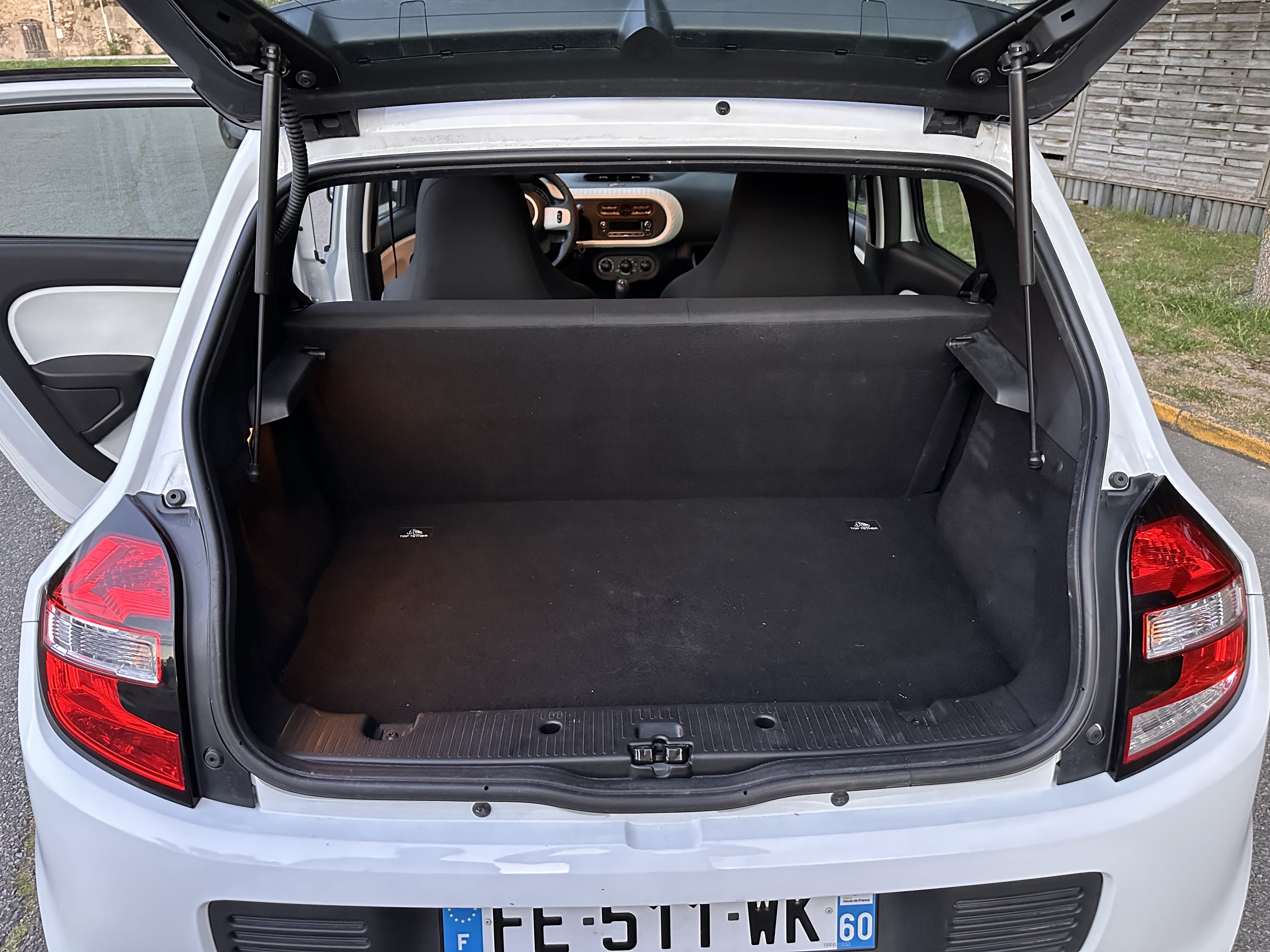 Renault Twingo III 0.9 Tce with USB charging ports