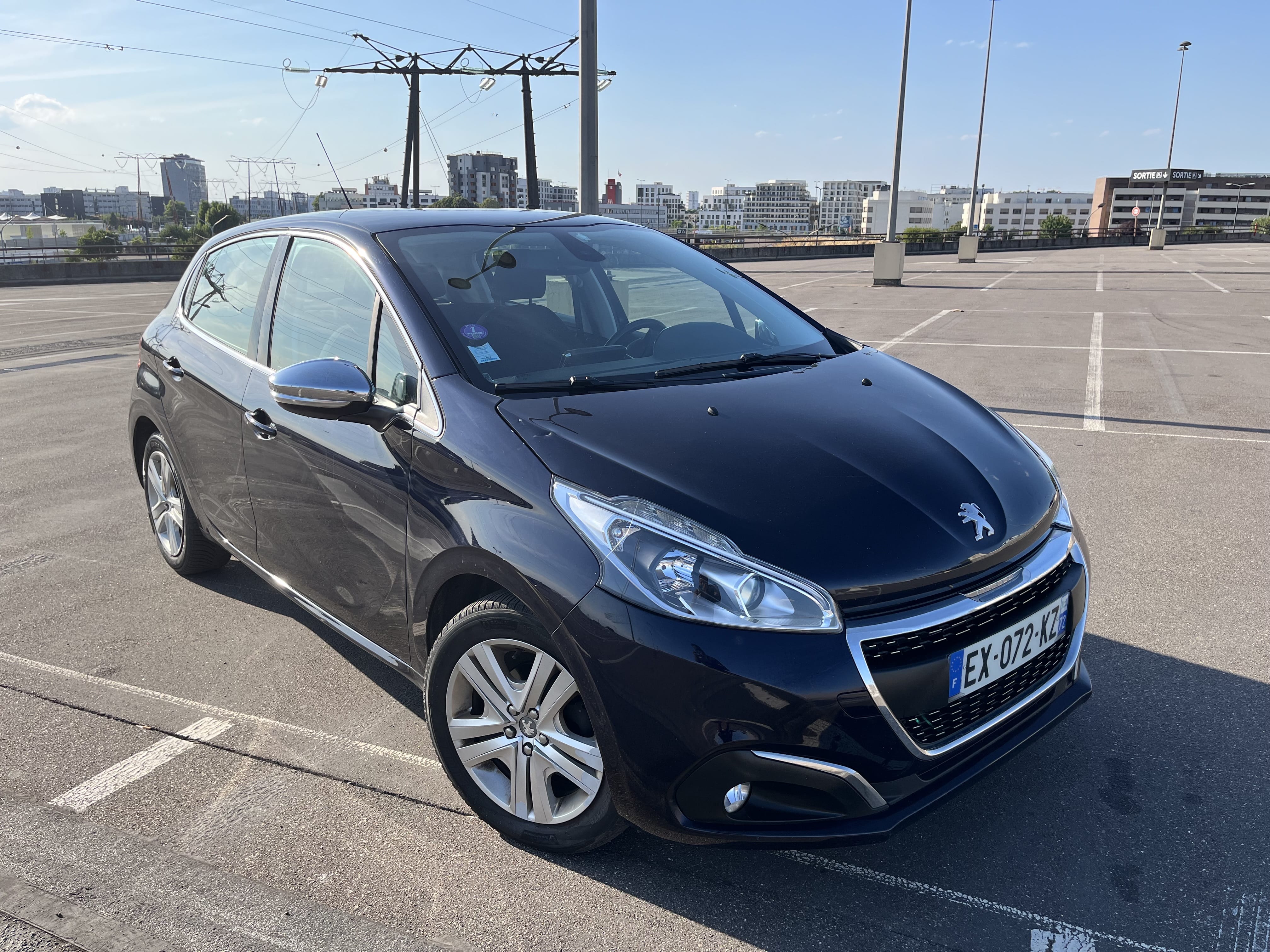 Peugeot 208 économique – Orly / Thiais – CarPlay, idéale Paris avec Audio Bluetooth
