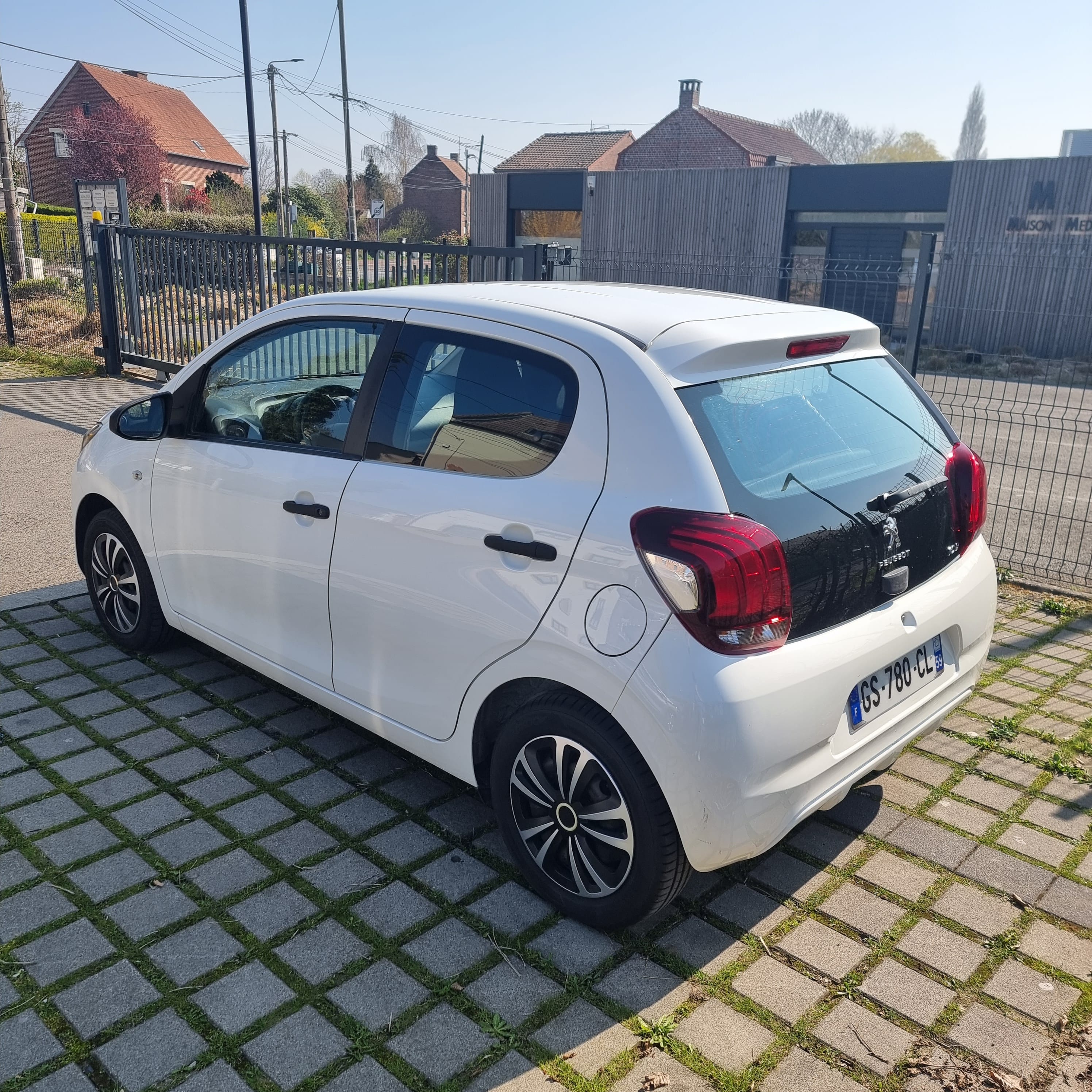 Peugeot 108 avec Siège bébé