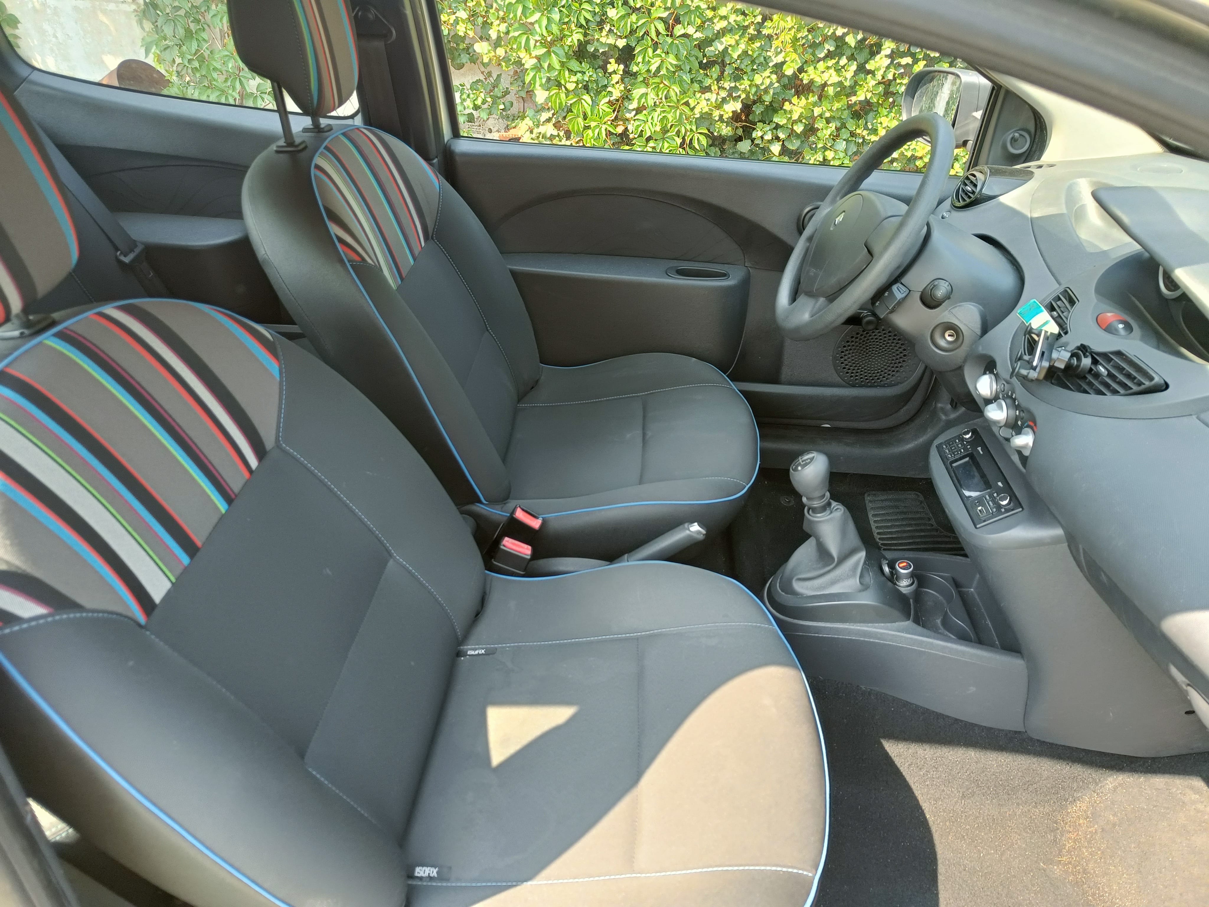 Renault Twingo II avec Audio Bluetooth
