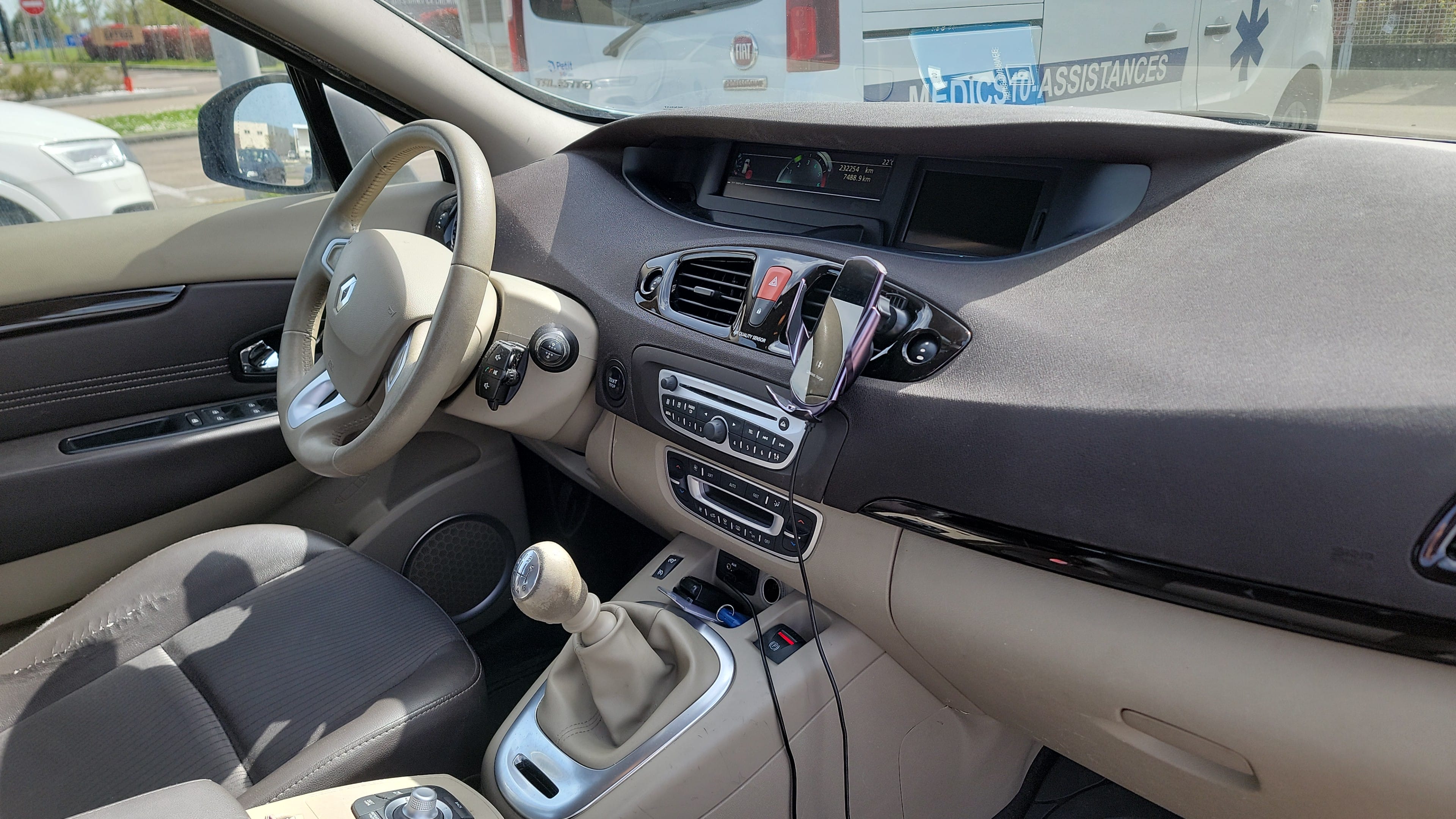 Renault Scenic avec Entrée audio / iPod