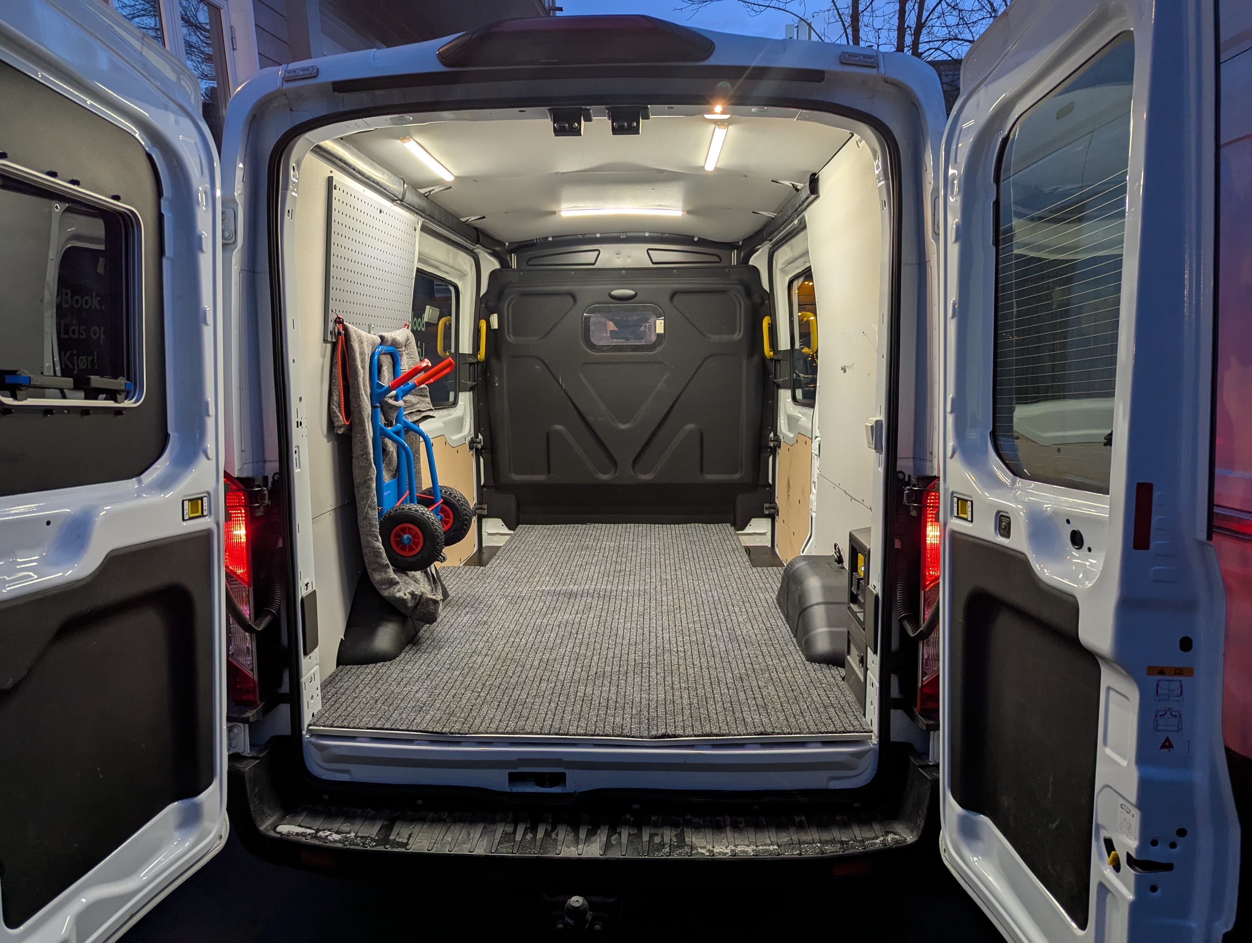Ford Transit 350 with Air conditioning