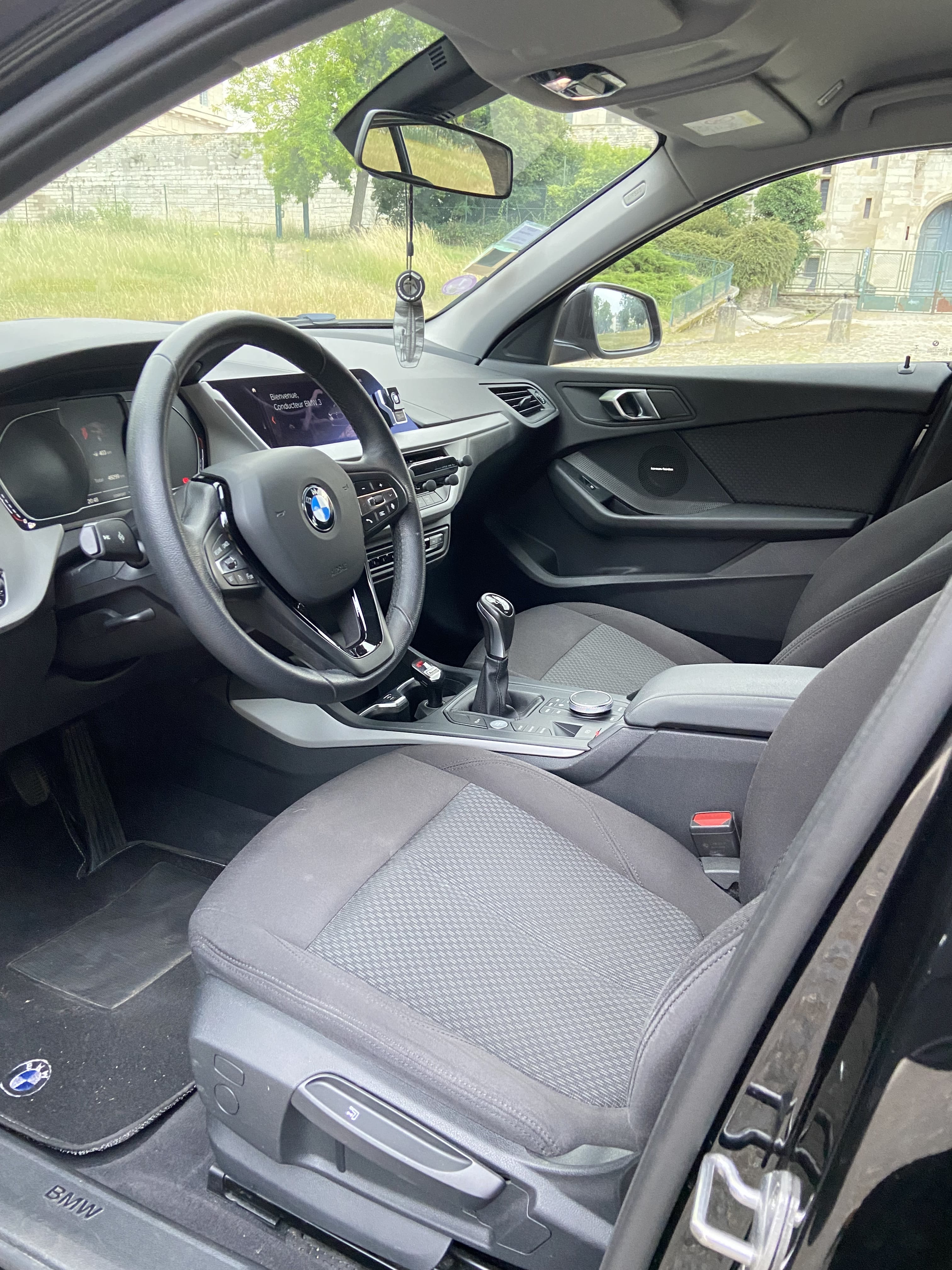 BMW Série 1 avec GPS