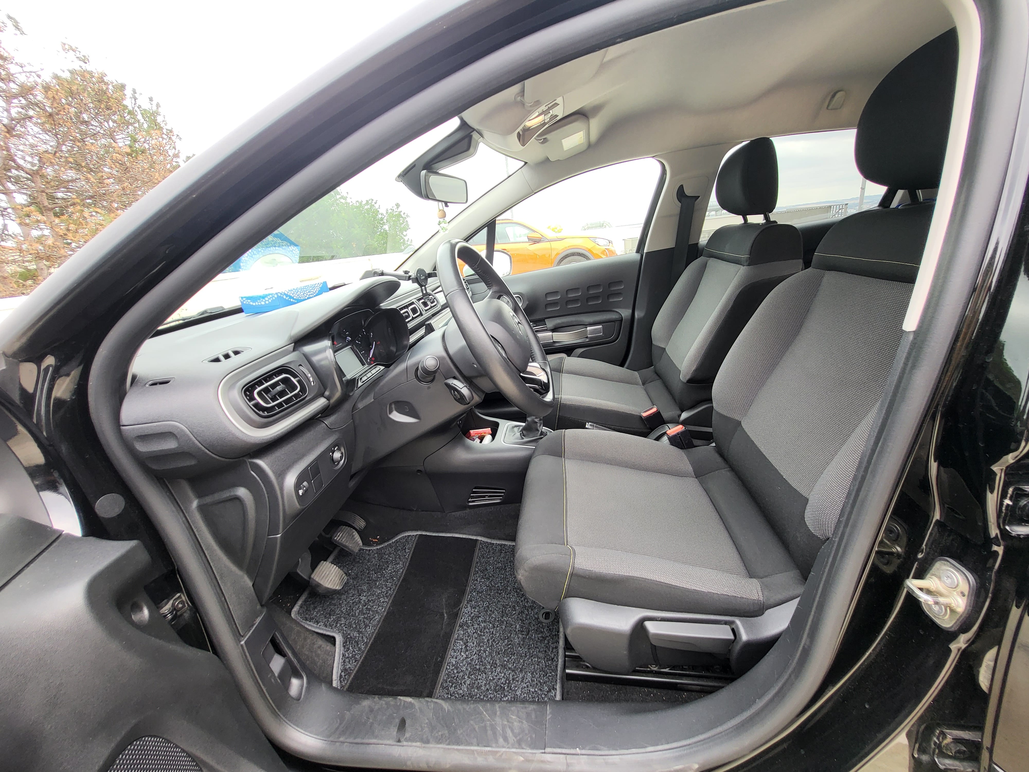 Citroen C3 Génération mit Schneeketten