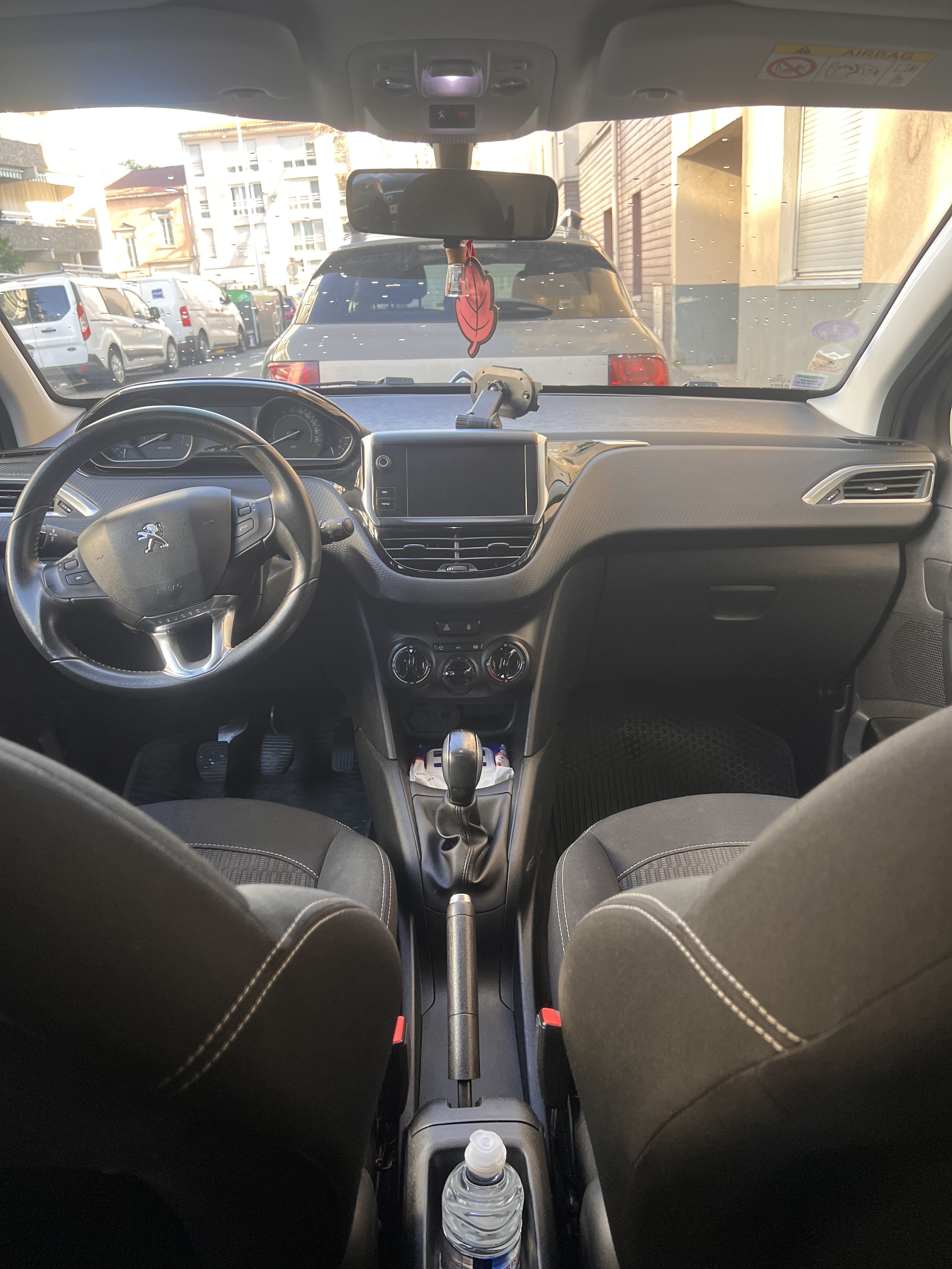 Peugeot 208 1.2 PURE TECH Essence avec Audio Bluetooth
