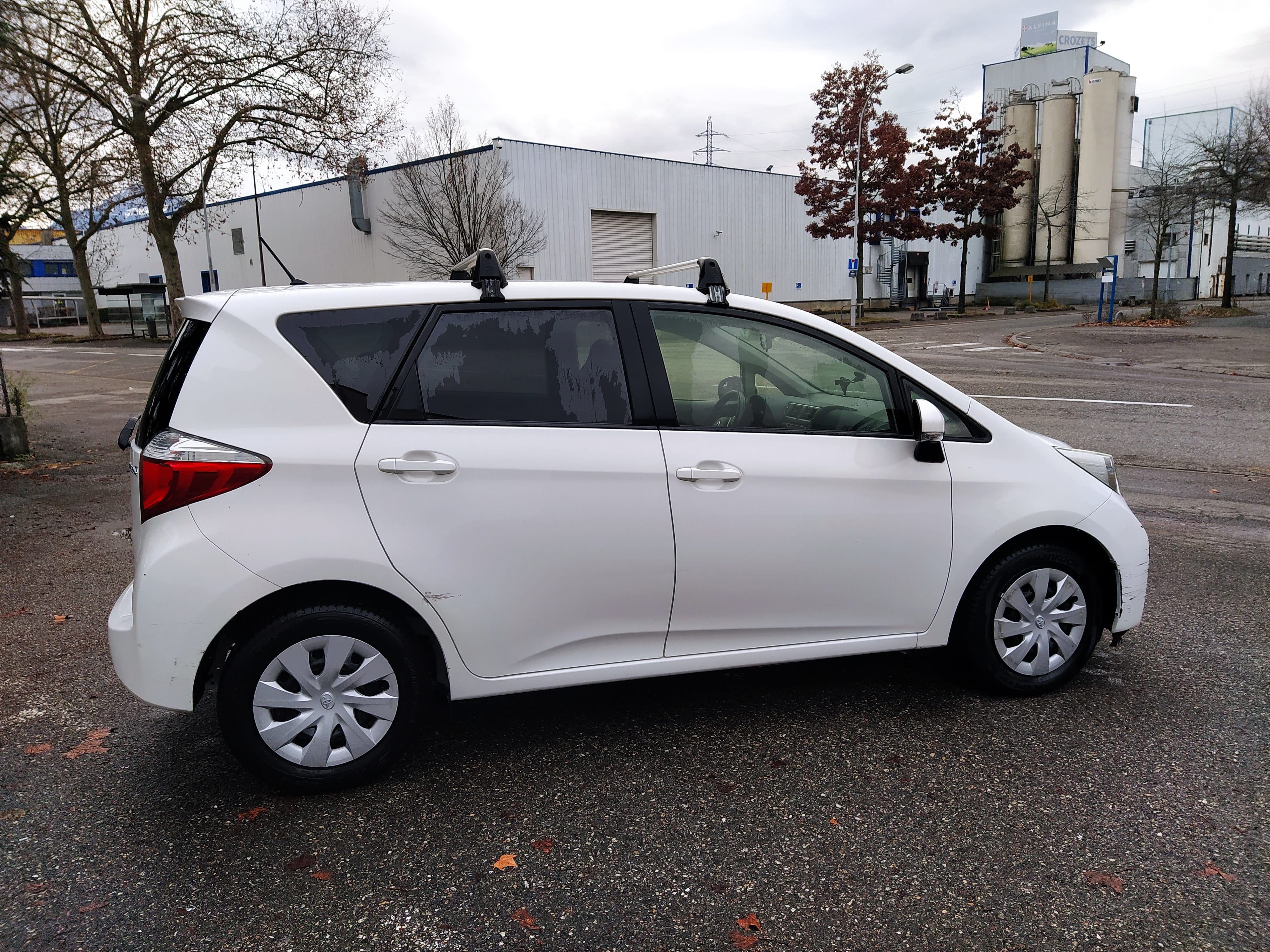 Toyota Verso-S avec Siège bébé