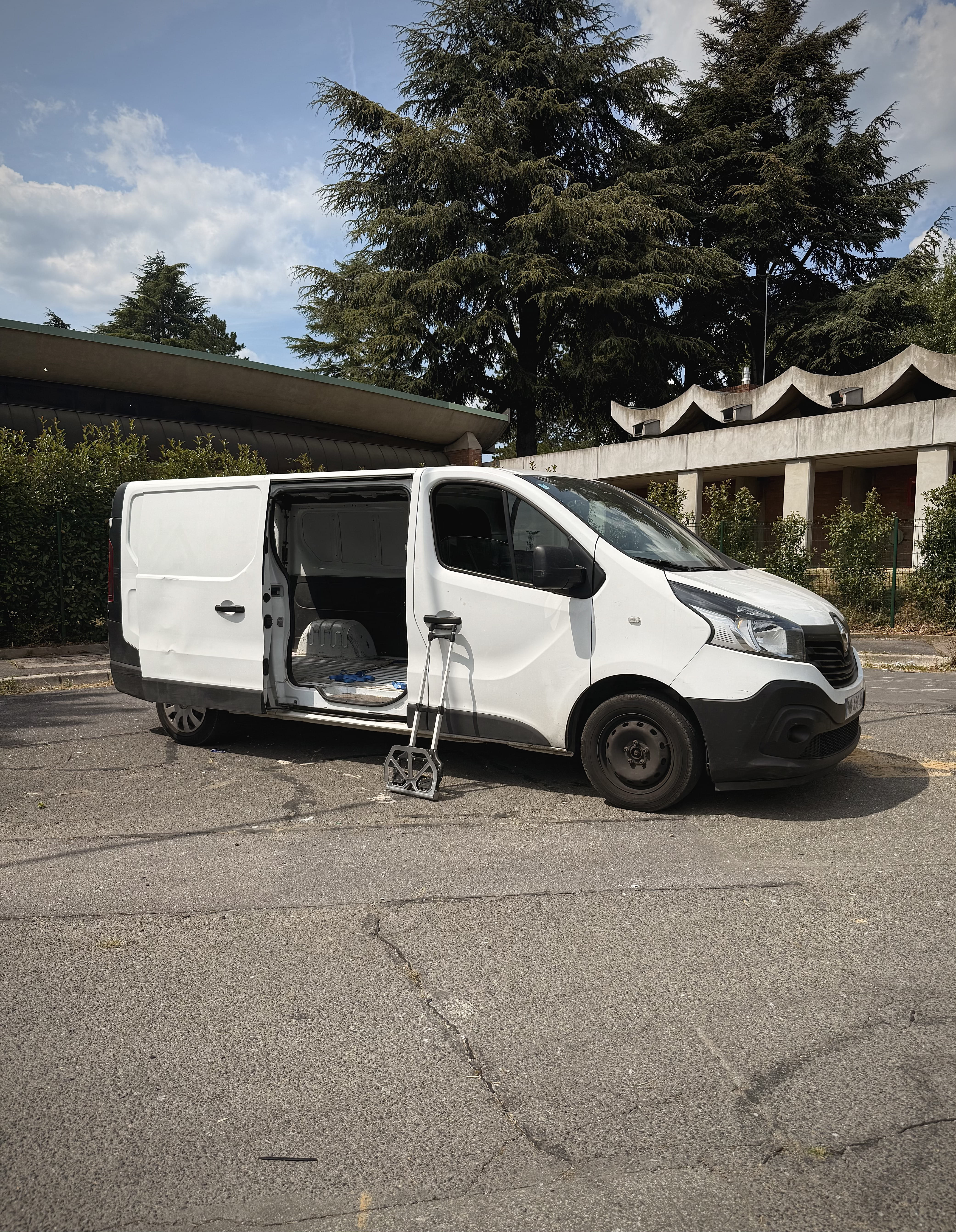 Renault Trafic L2H1 6m3 mit Navigationsgerät
