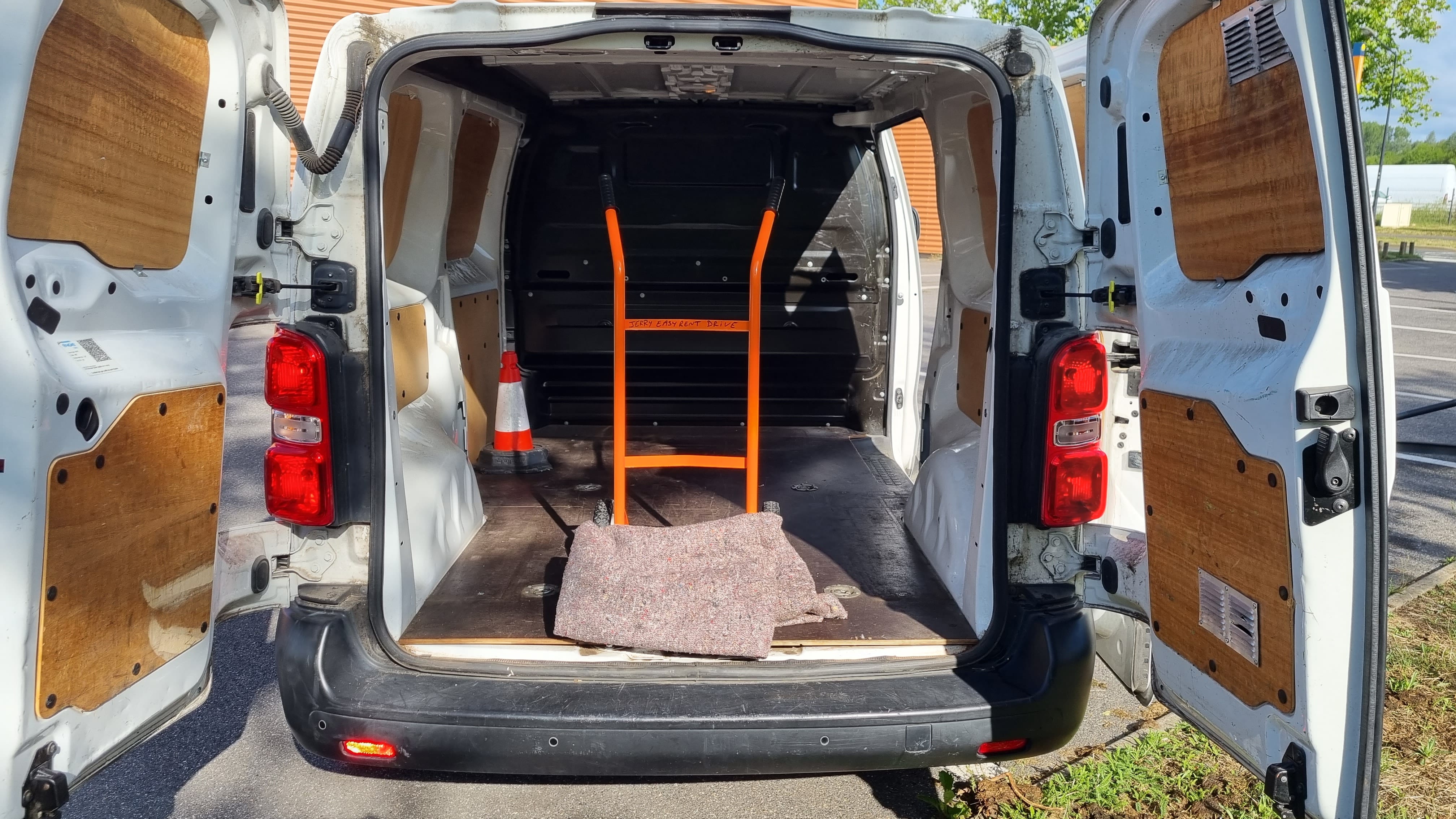 Citroen Jumpy 1.6 Hdi 90ch EH-779-AC avec Entrée audio / iPod