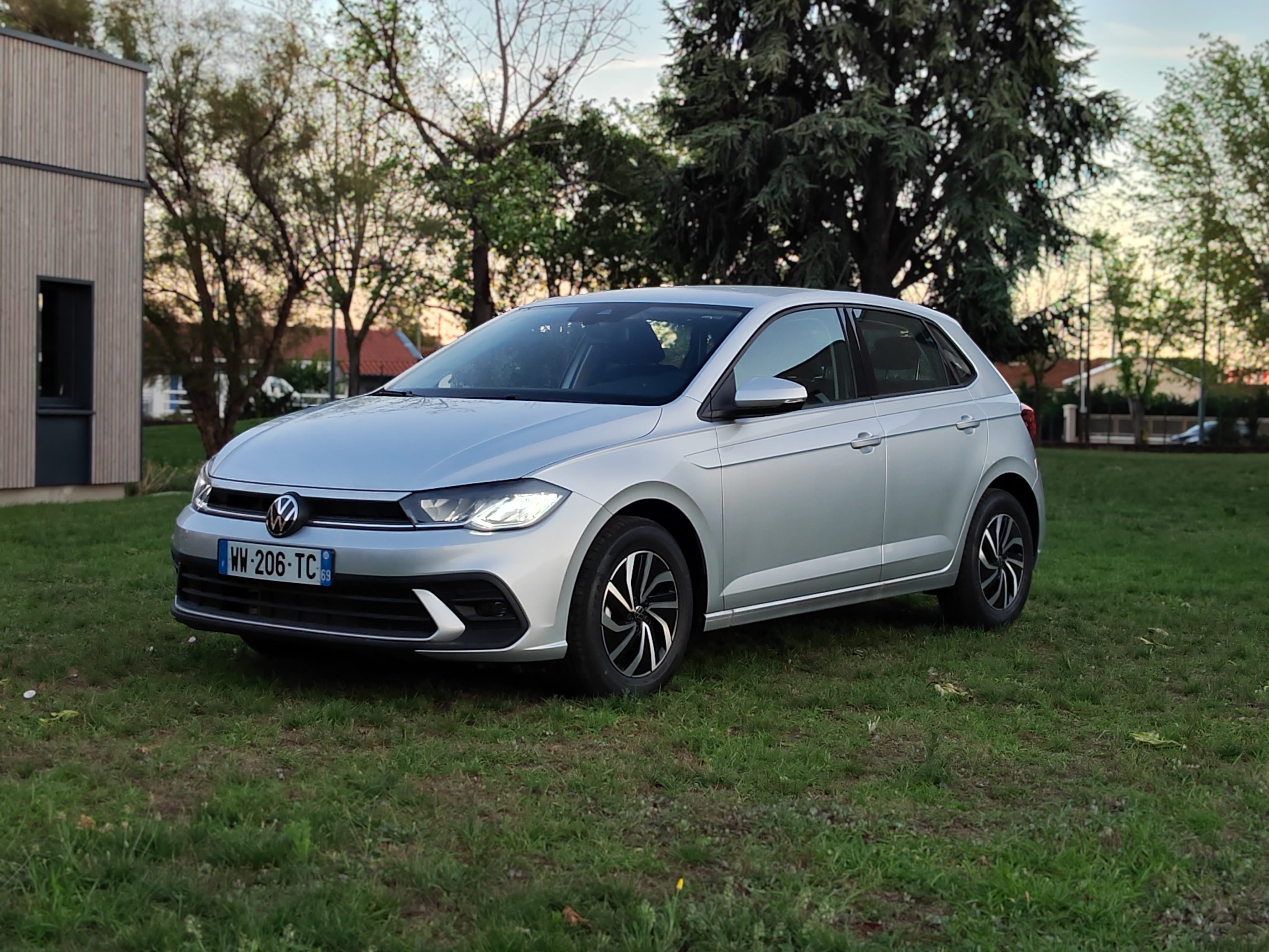 Volkswagen Polo, 2022, Essence 98, automatique