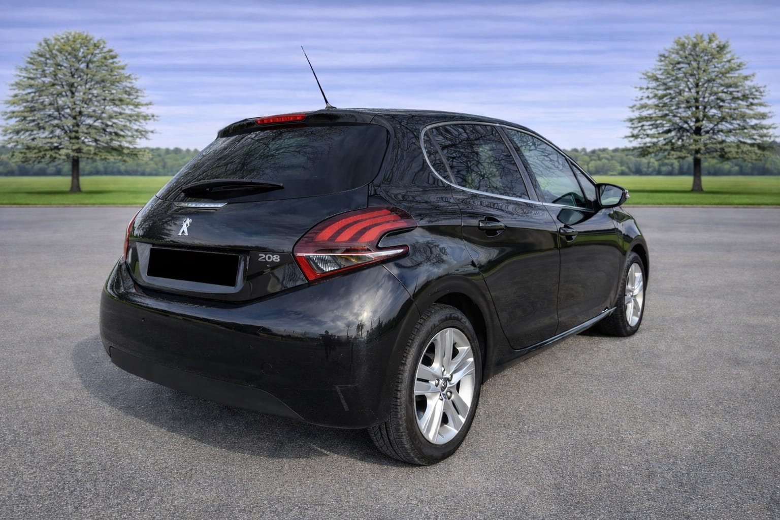 Peugeot 208 NOIR (65) avec GPS