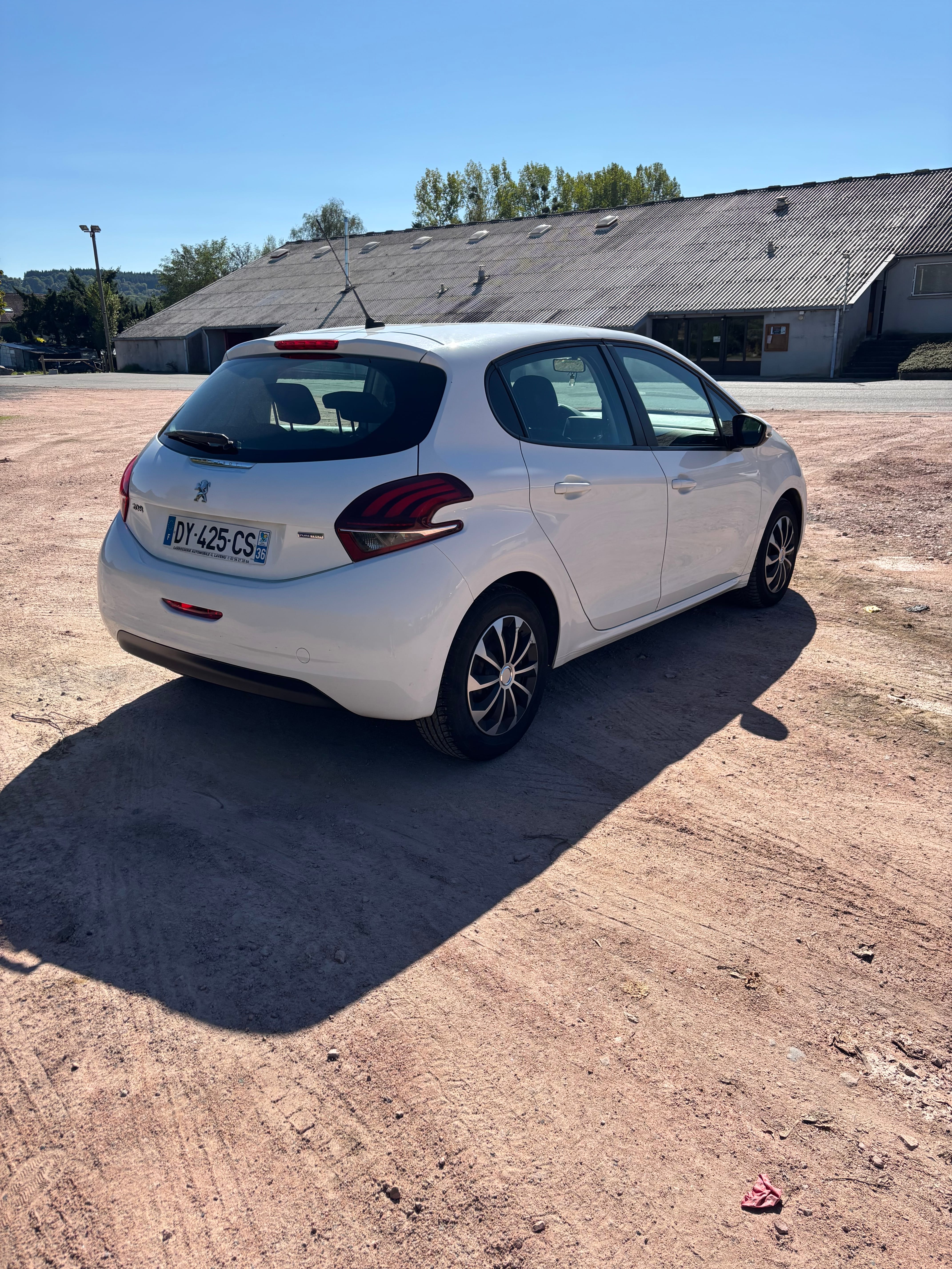 Peugeot 208 avec GPS
