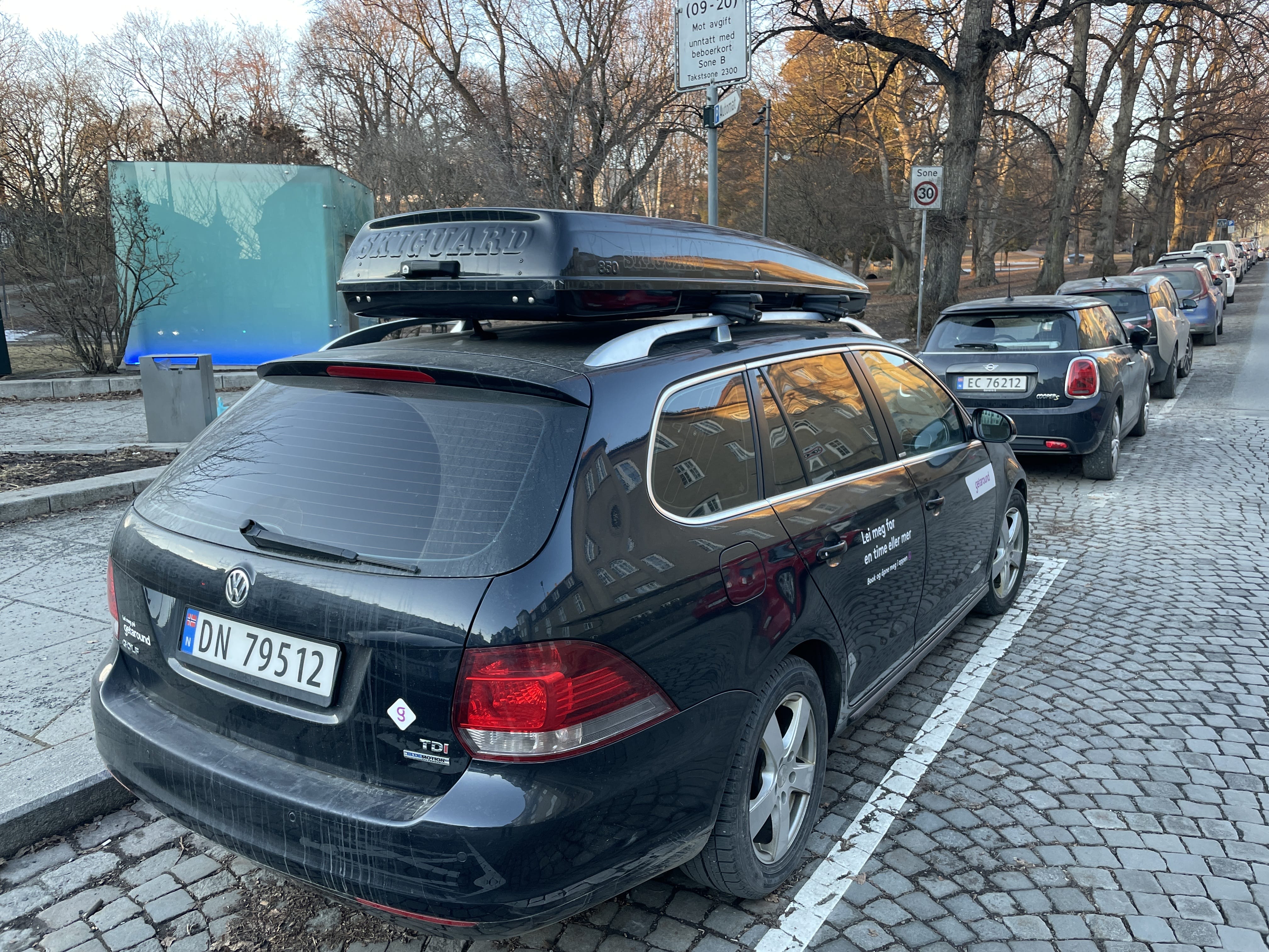 Volkswagen Golf Kombi with Roof box