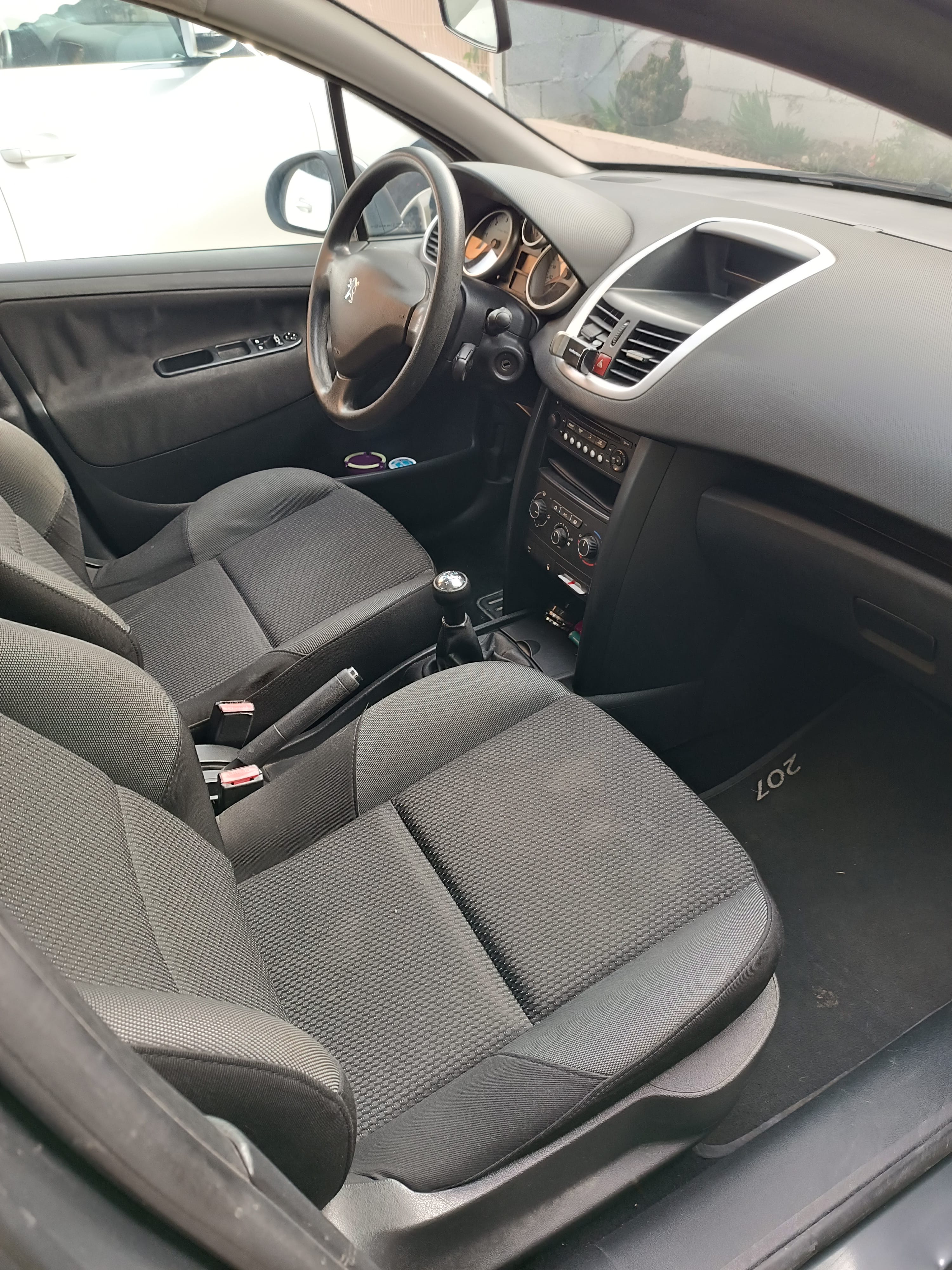 Peugeot 207 avec Siège bébé