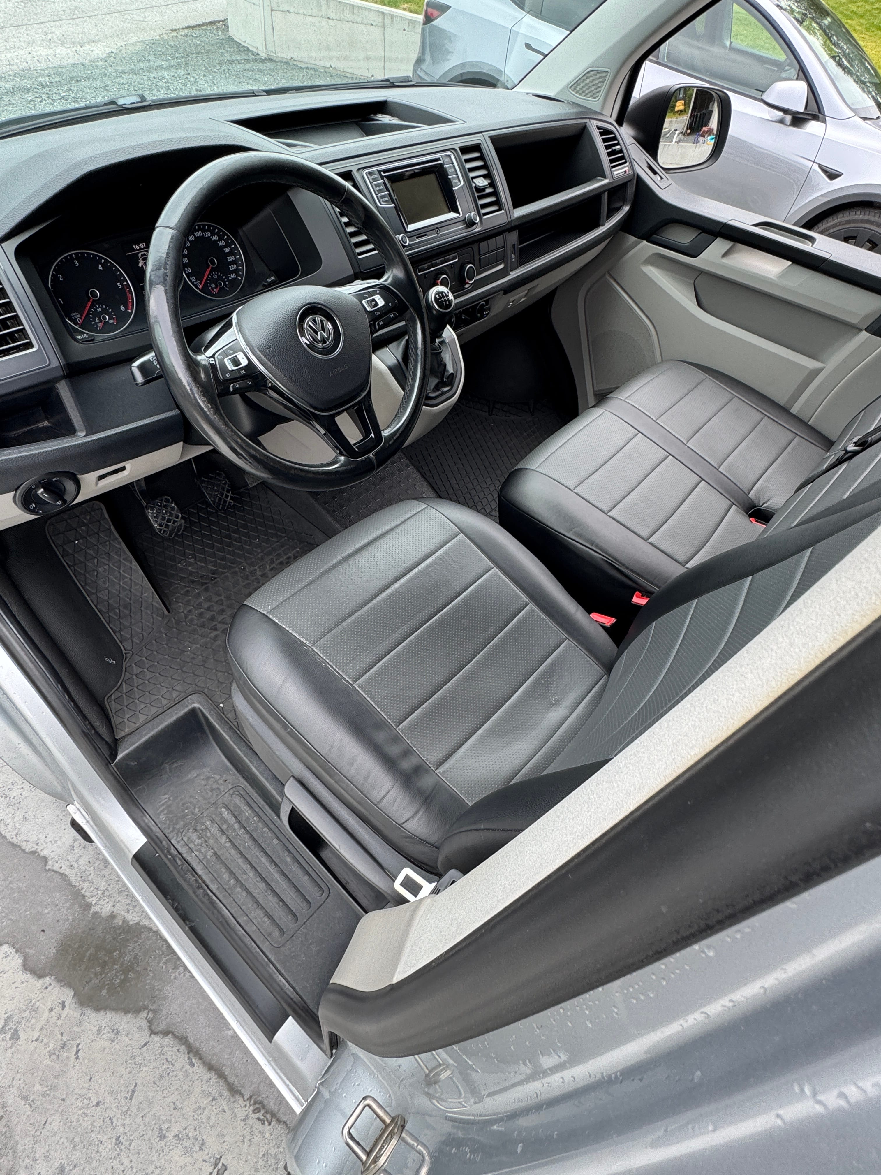 Volkswagen Transporter 2.0 TDI med Cruisekontroll