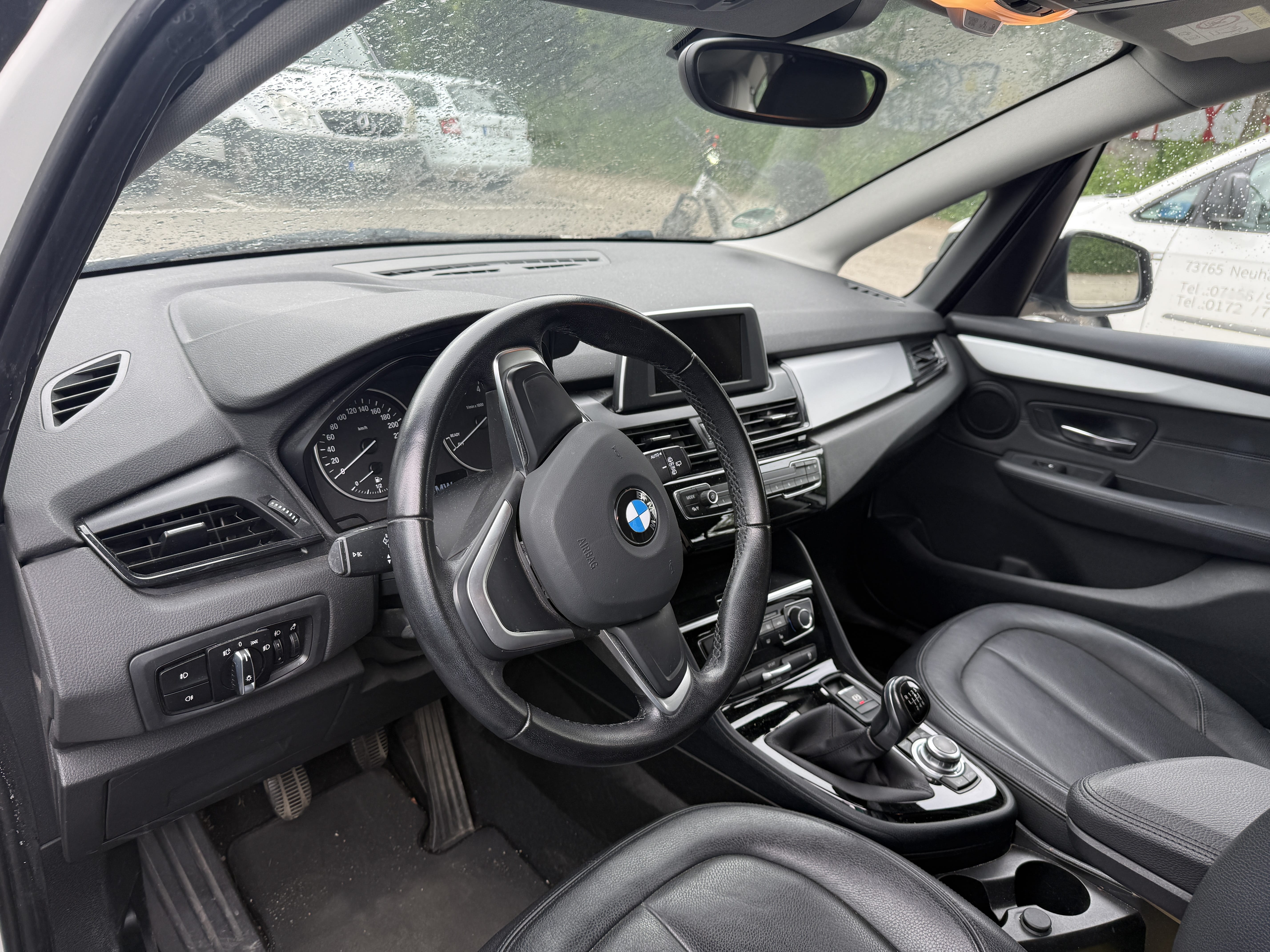 BMW 2er Active Tourer mit Kindersitz