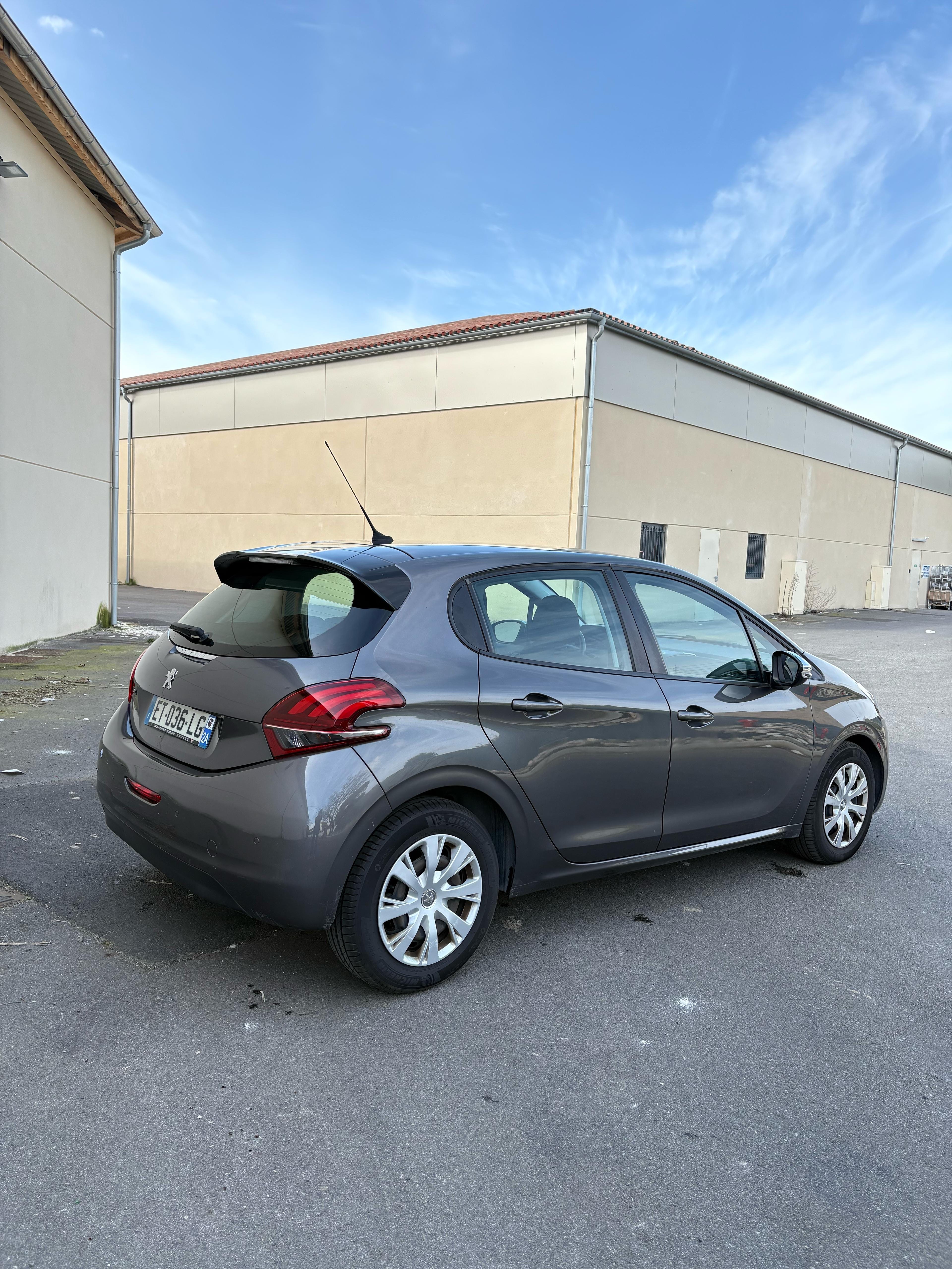 Peugeot 208 avec Régulateur de vitesse