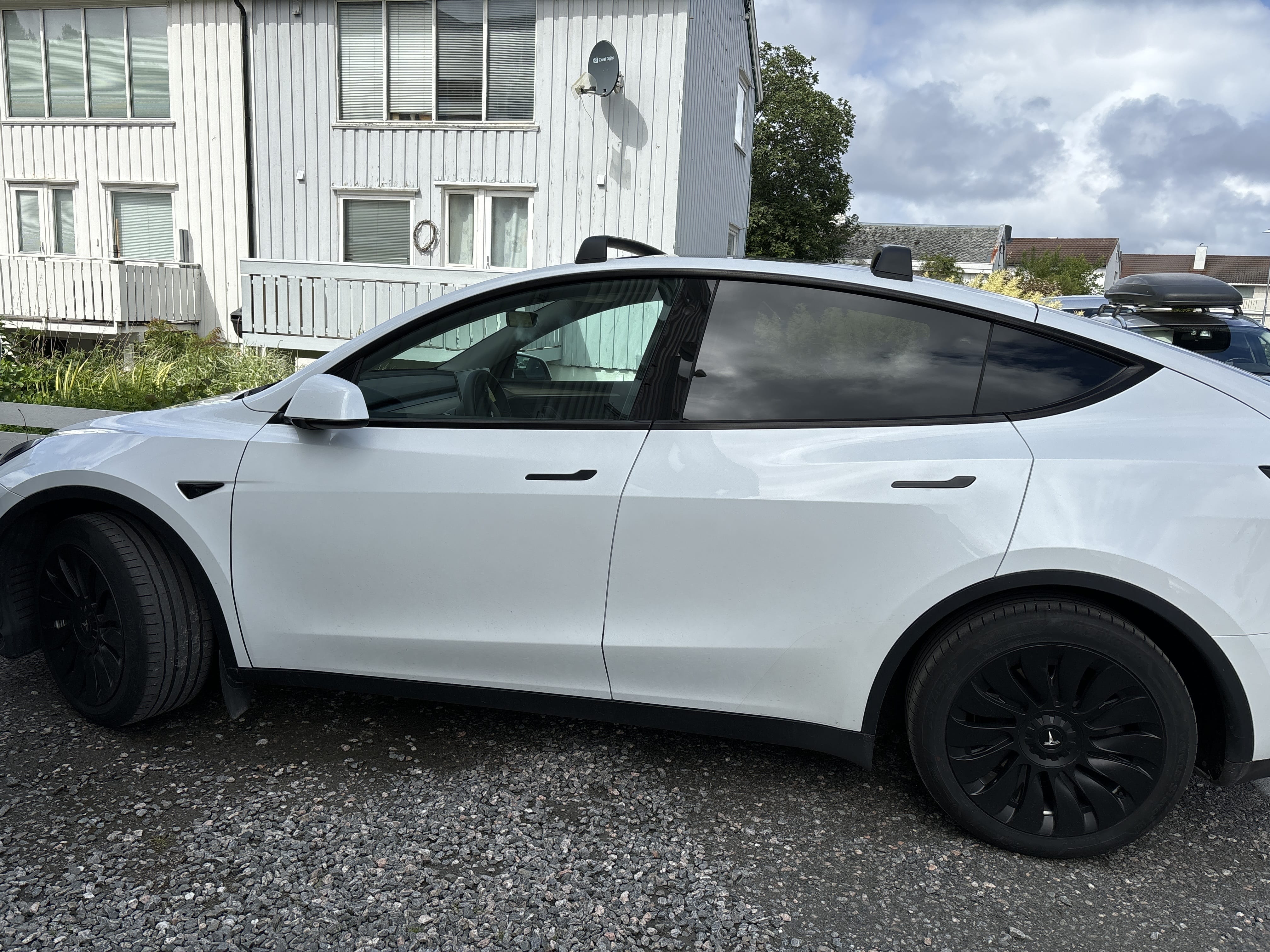 Tesla Model Y med Aircondition