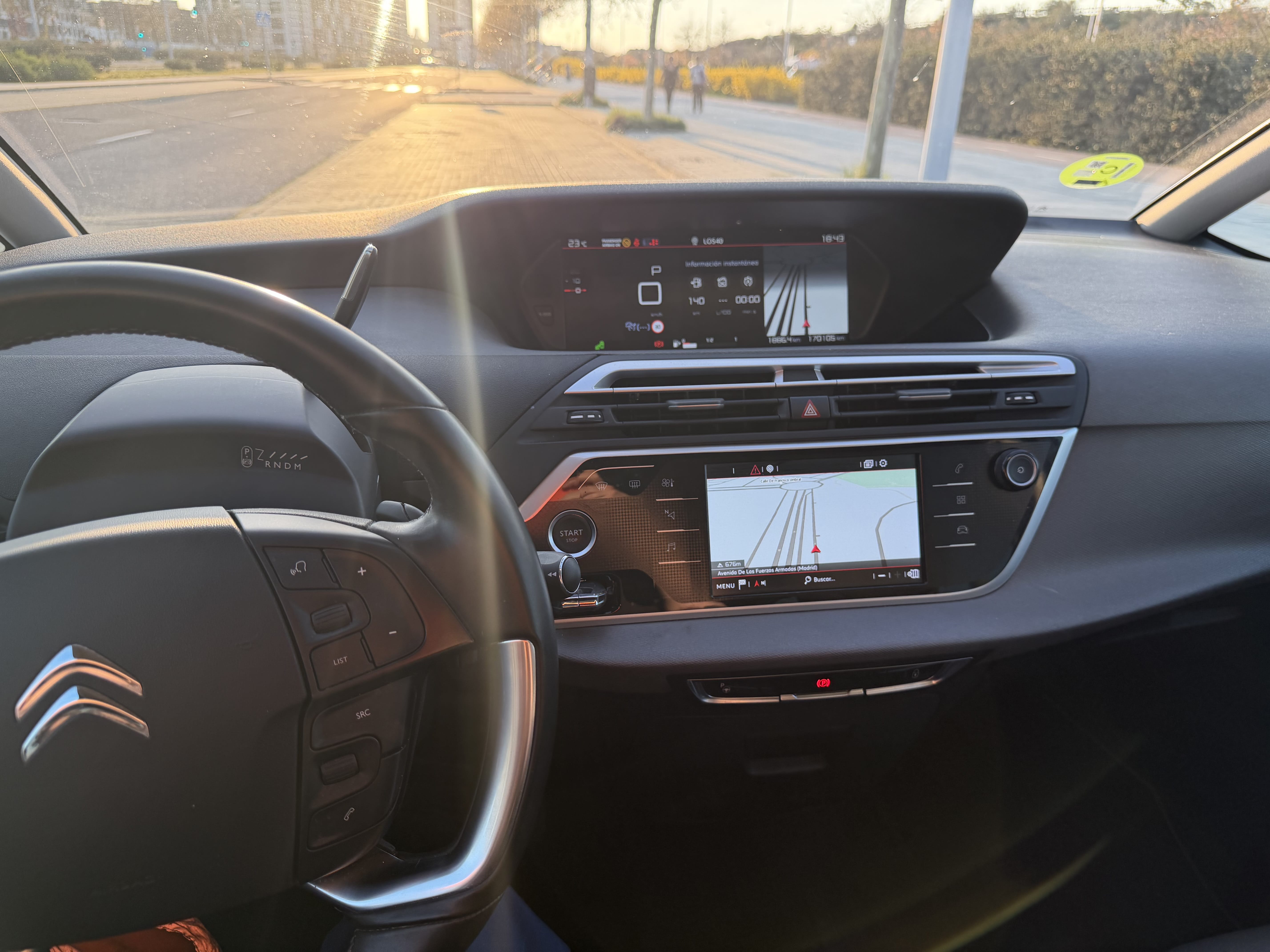 Citroen C4 Grand Spacetourer con Dashcam