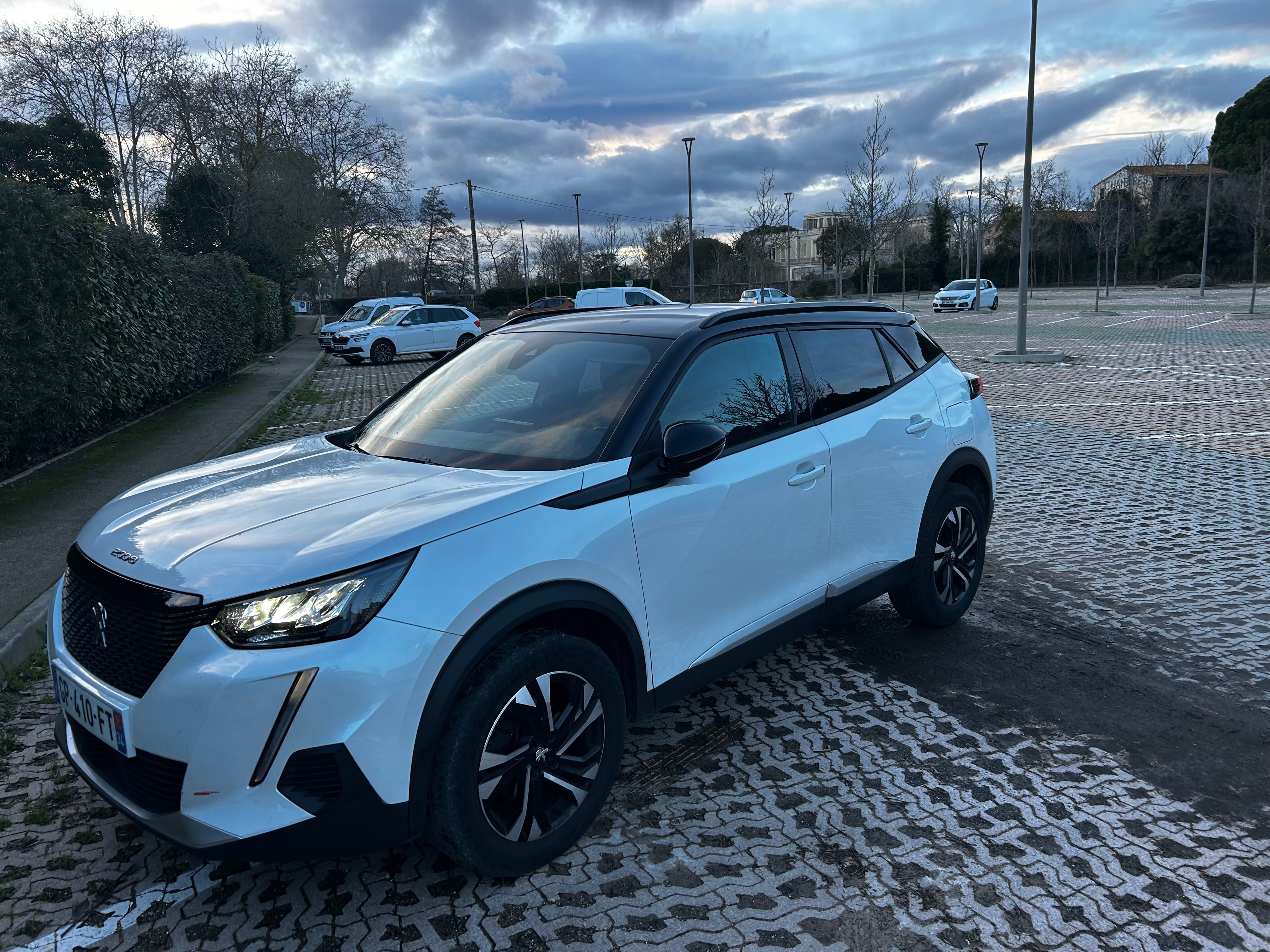 Peugeot 2008, 2023, Essence 98