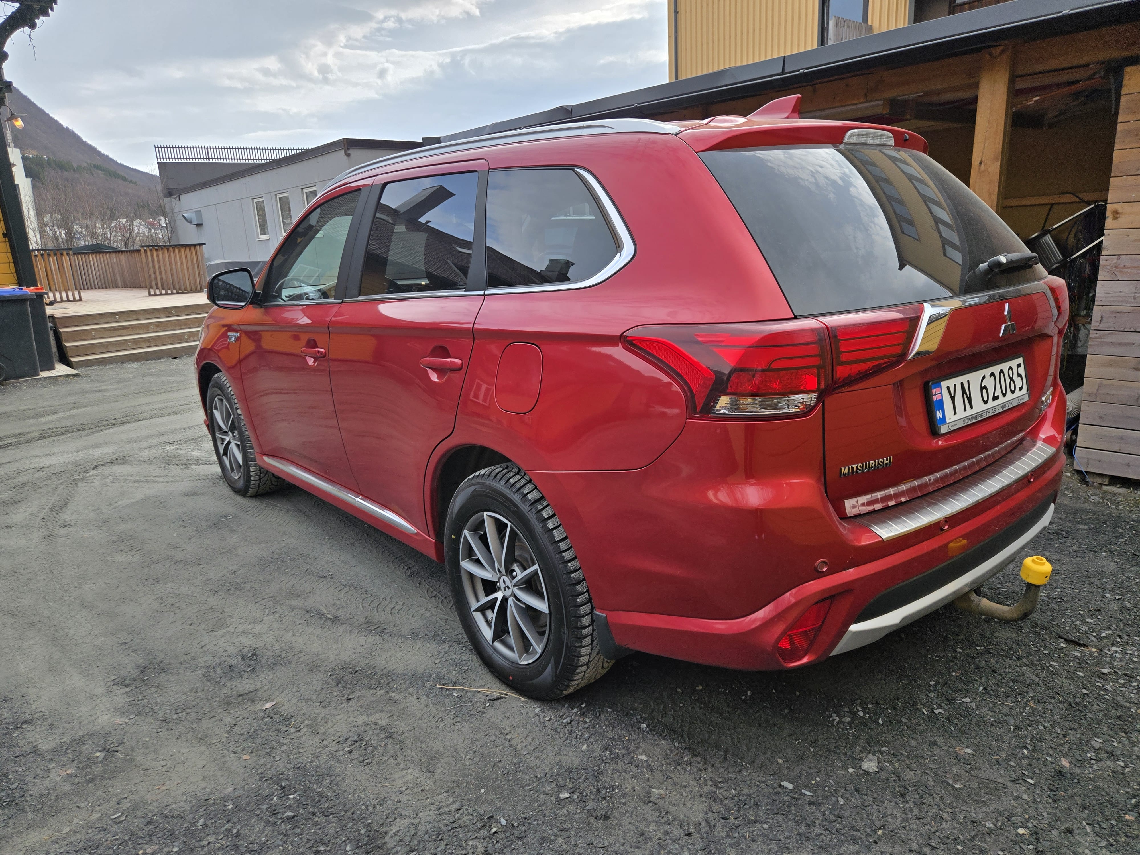 Mitsubishi Outlander PHEV MOTION with Backup camera