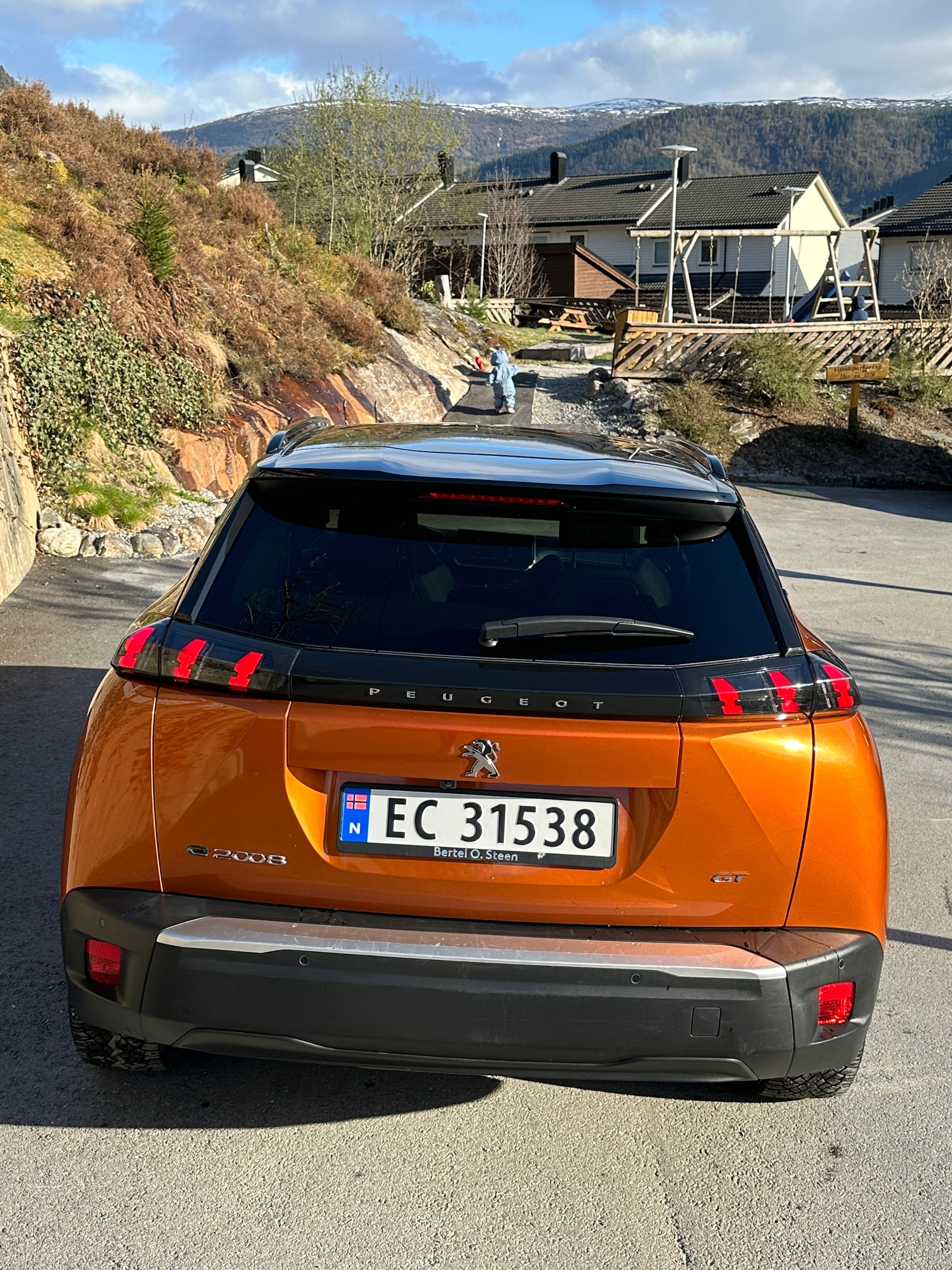 Peugeot e-2008 med Vinterdekk