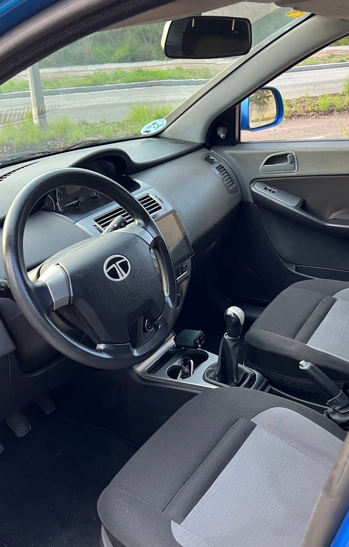 Tata Motors Vista con Android Auto