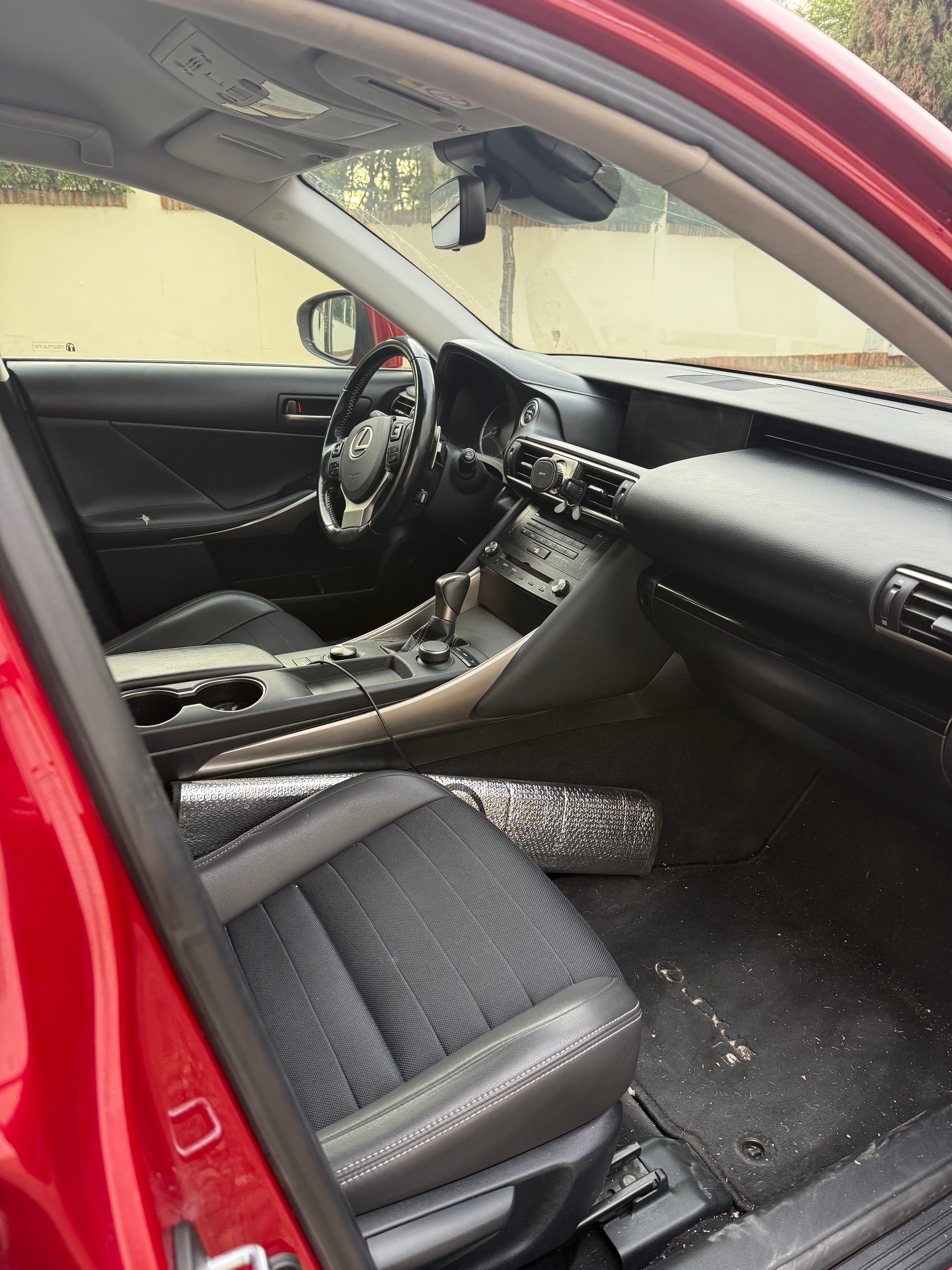 Lexus IS 300h con Control de velocidad
