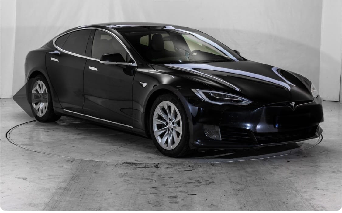 Tesla Model S med GPS