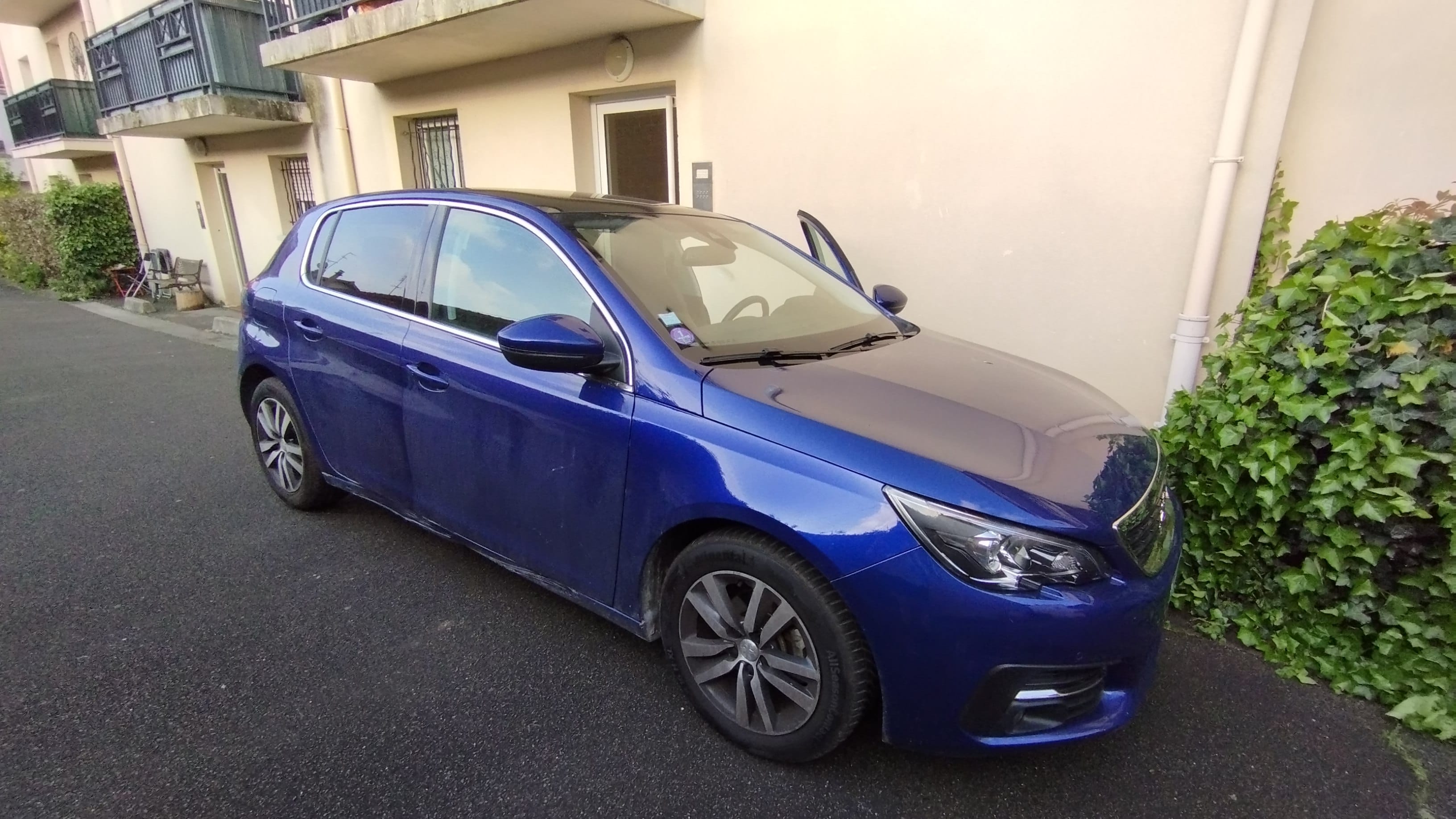 Peugeot 308 avec Apple CarPlay