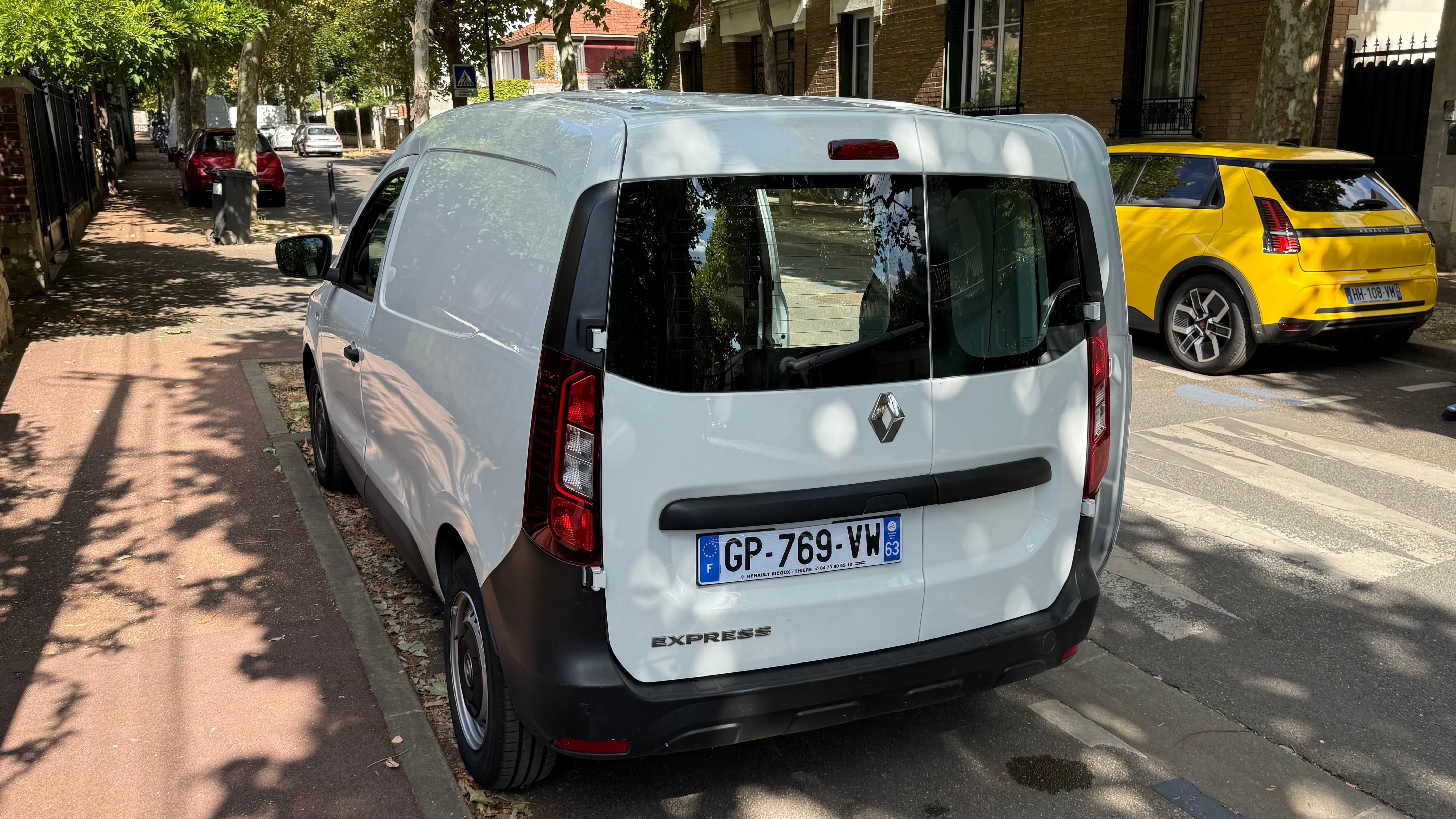 Renault Express met Cruise control