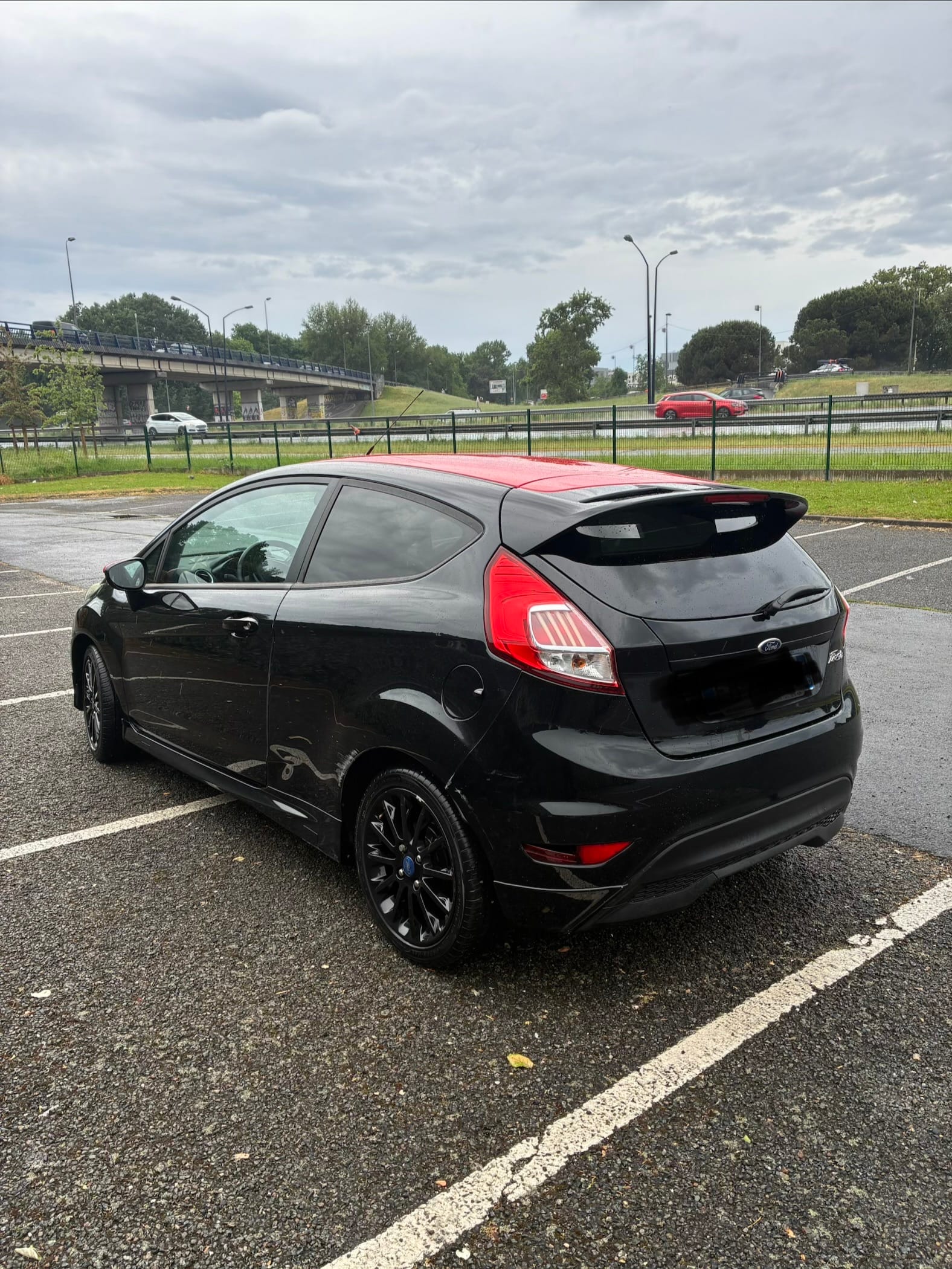 Ford Fiesta 1.5 tdci avec Audio Bluetooth
