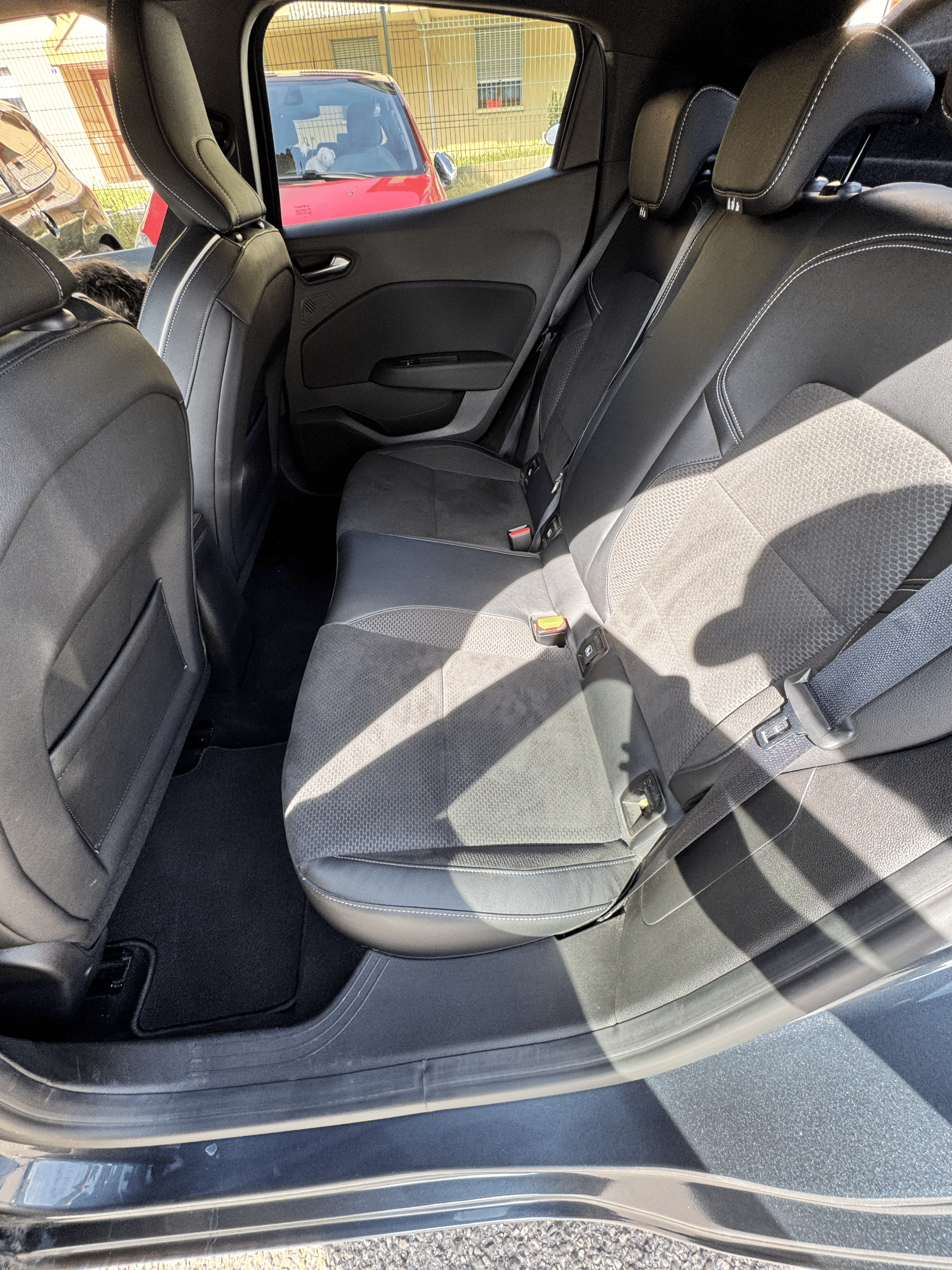 Renault Clio avec Siège bébé