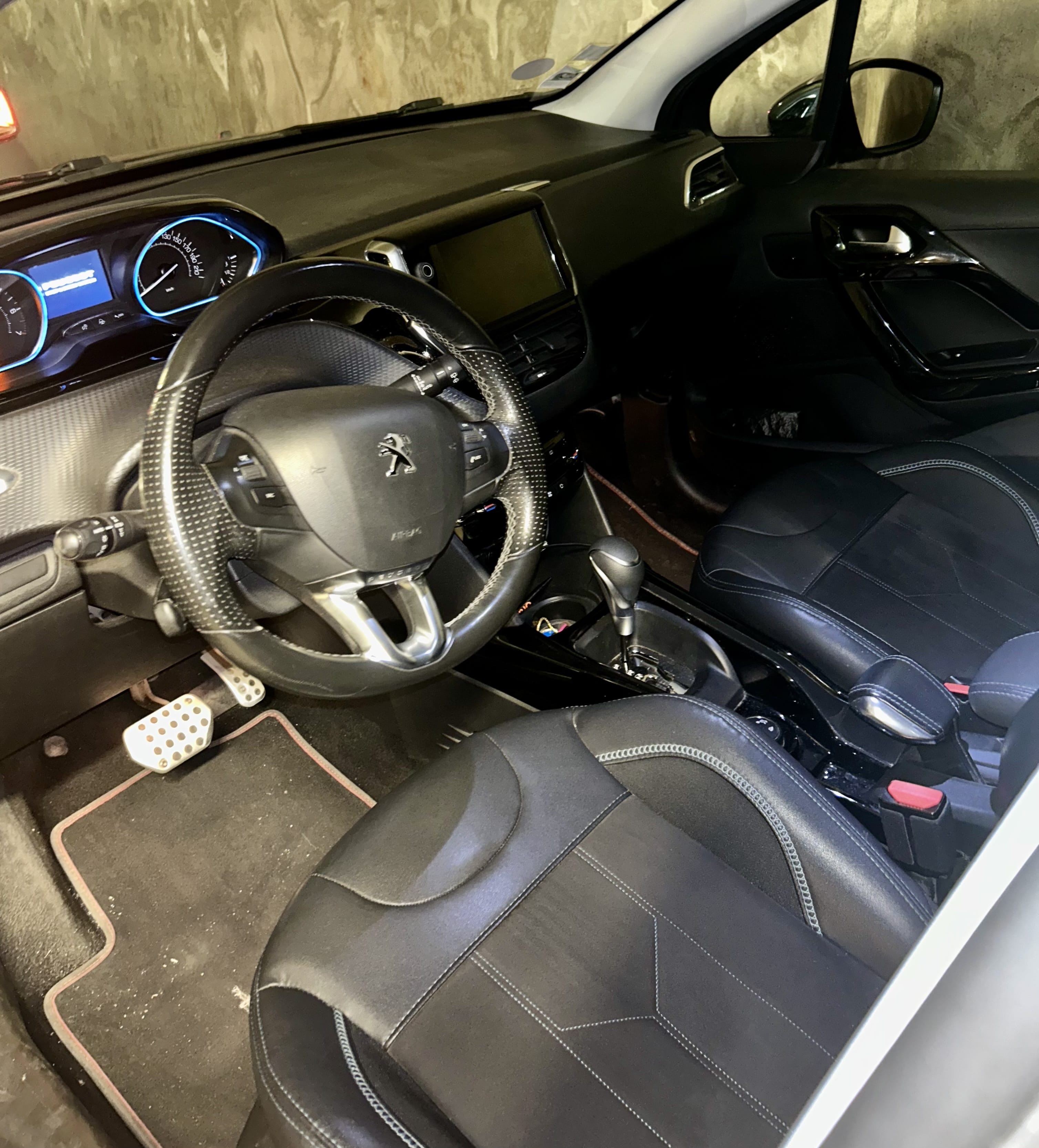 Peugeot 2008 avec GPS