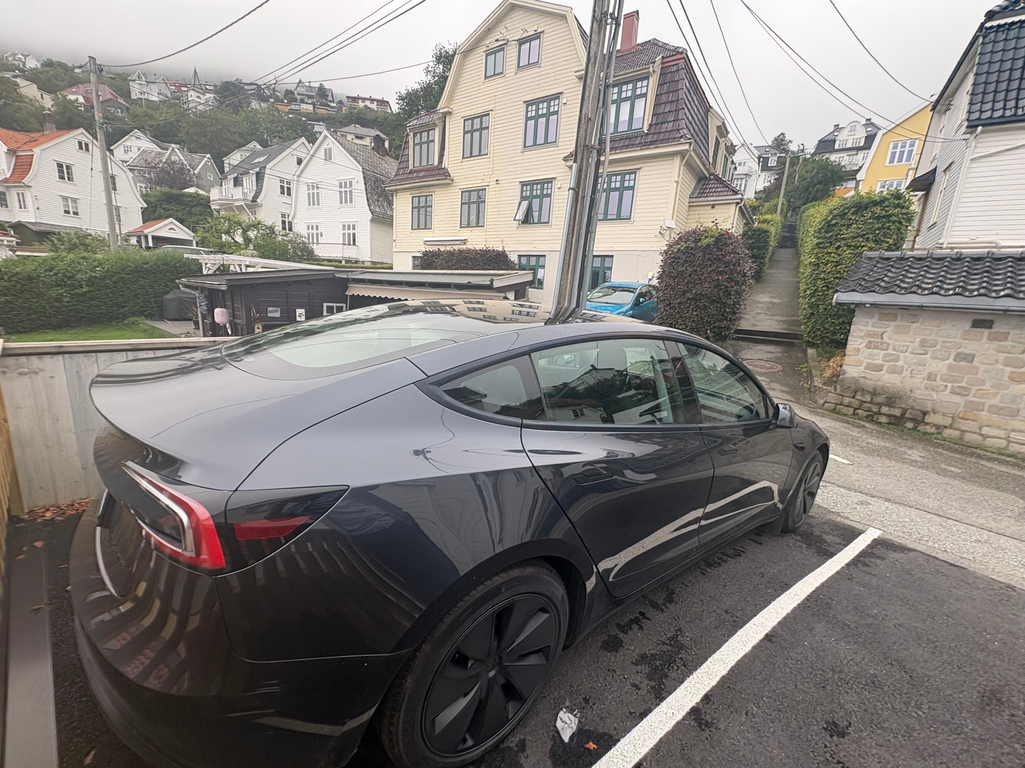 Tesla Model 3 med Ryggekamera