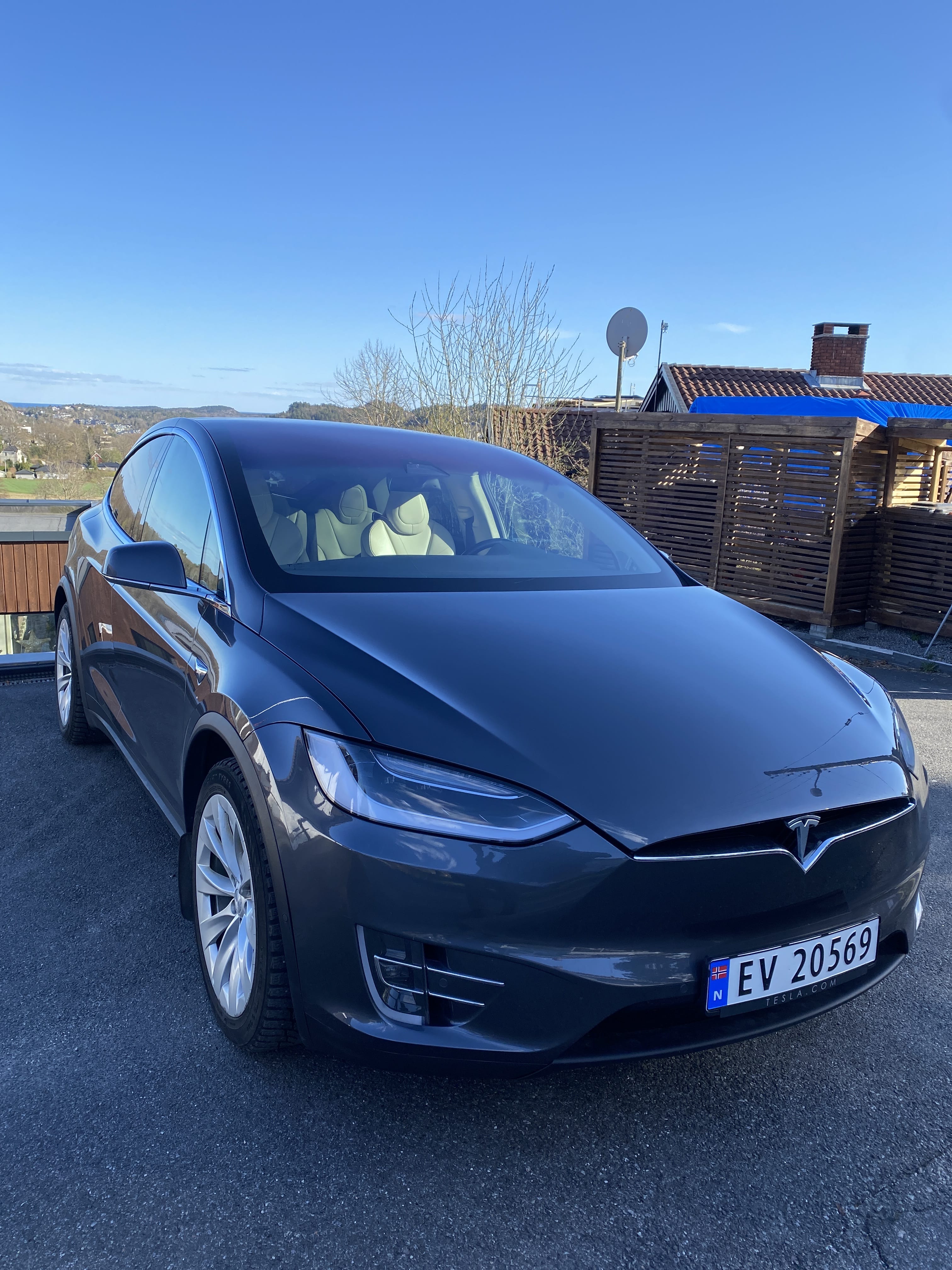 Tesla Model X Free supercharging at Tesla supercharger. Full Autopilot and FSD, 2018, Elektrisk, automatisk, 7 seter