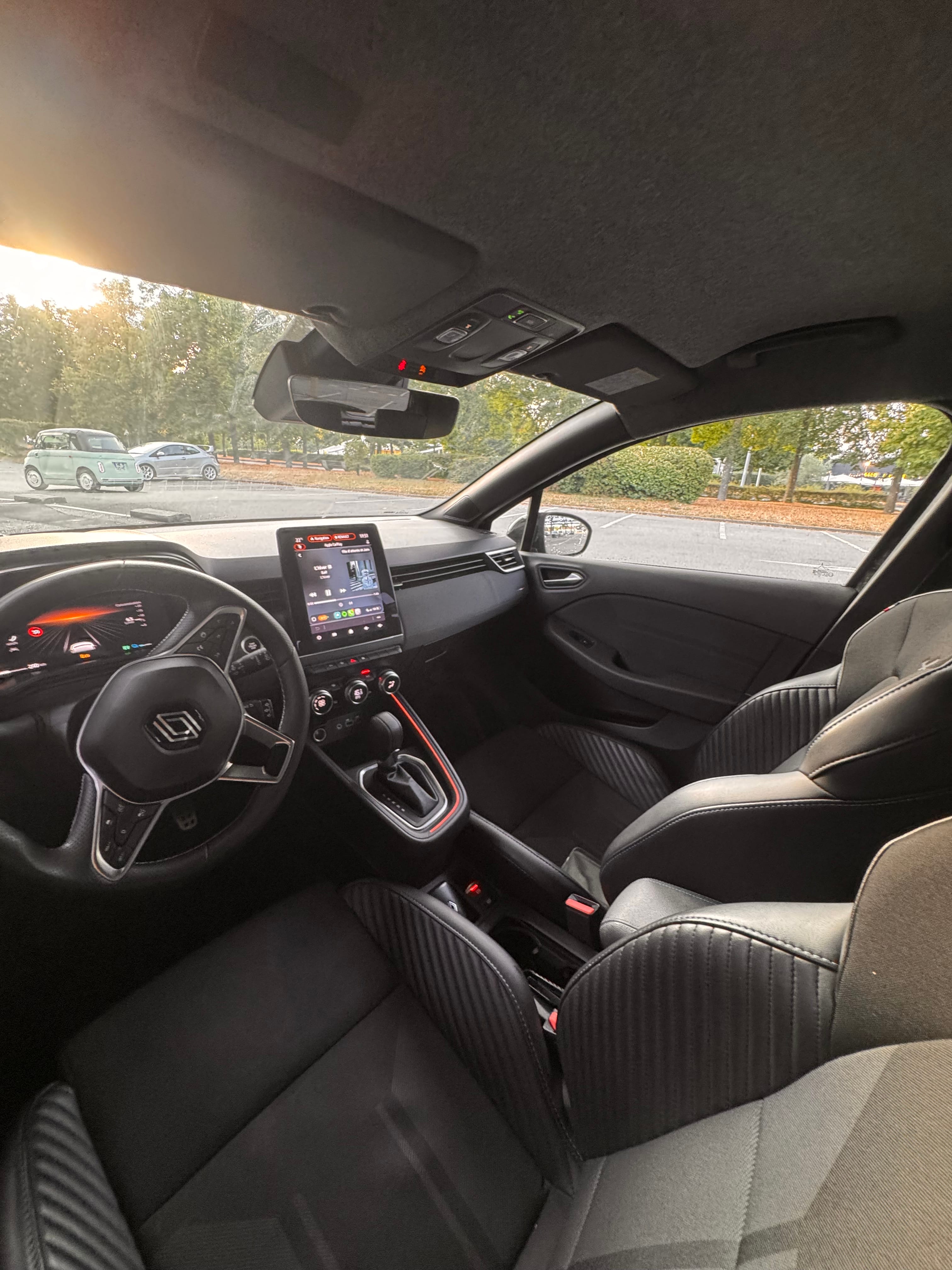 Renault Clio E-tech avec GPS