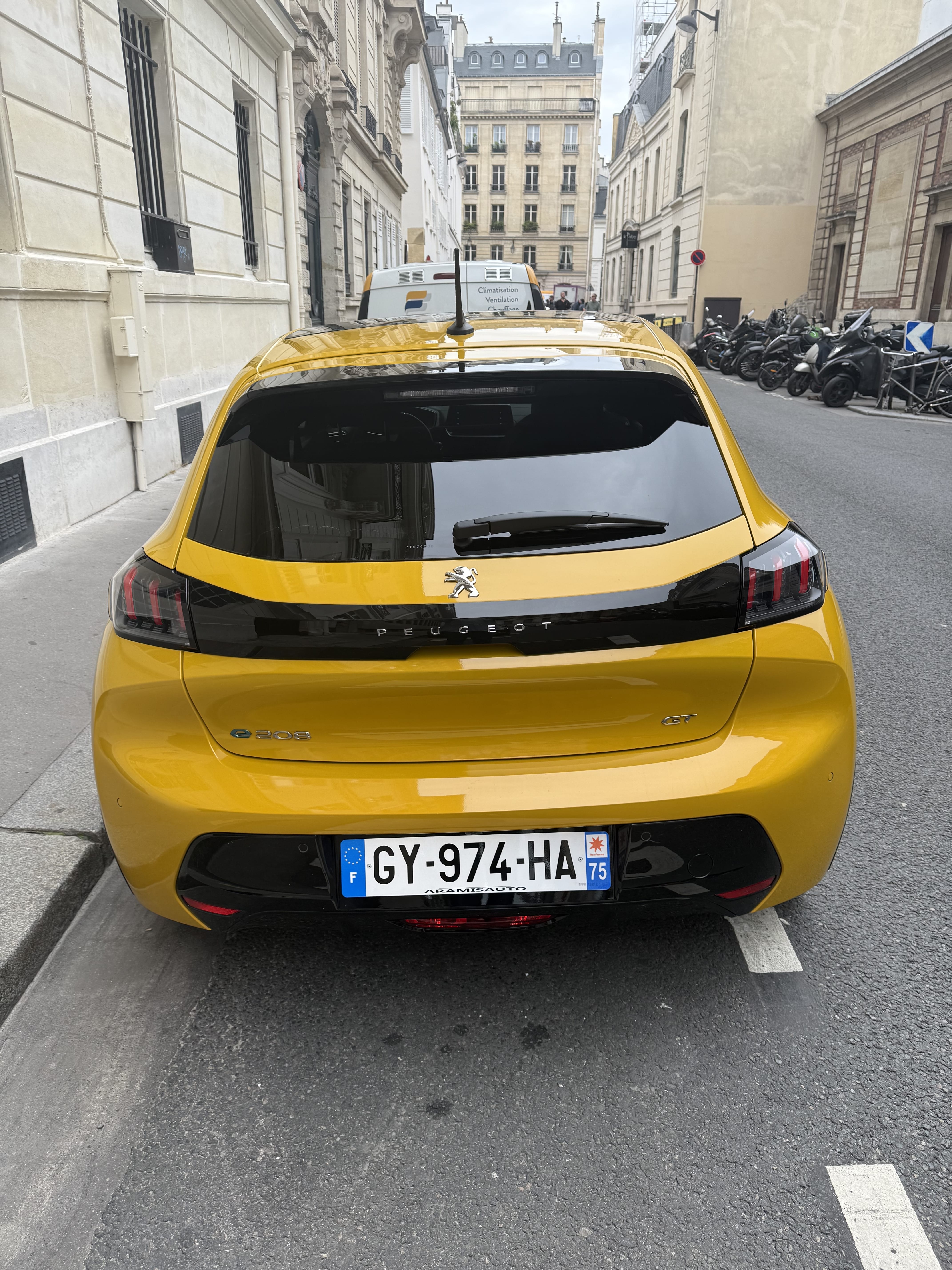 Peugeot e-208 GT avec Régulateur de vitesse