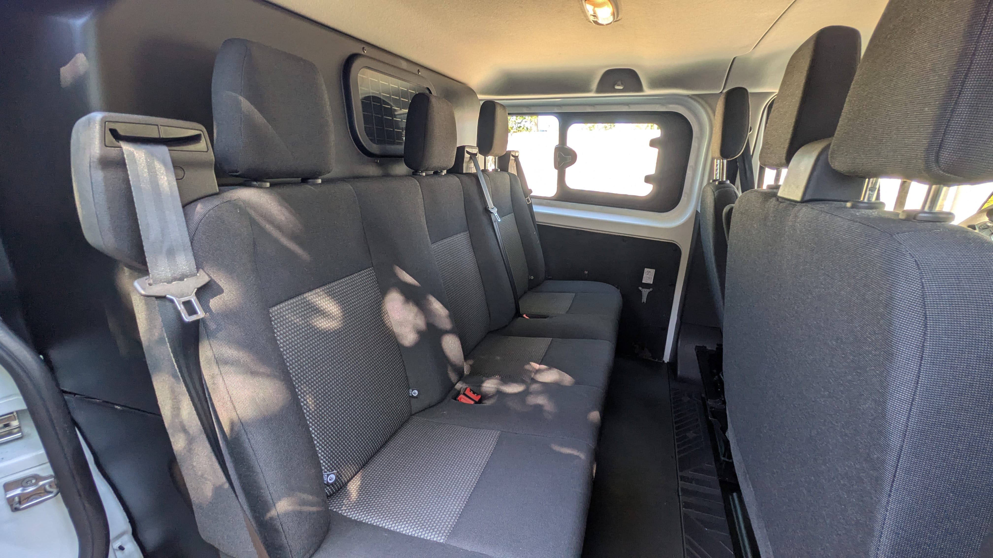 Ford Transit Furgoneta Doble Cabina con Entrada de Audio/iPod