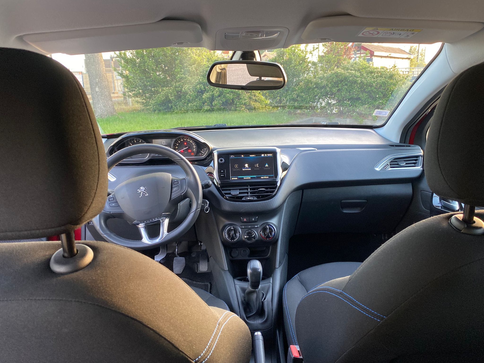 Peugeot 208 avec GPS