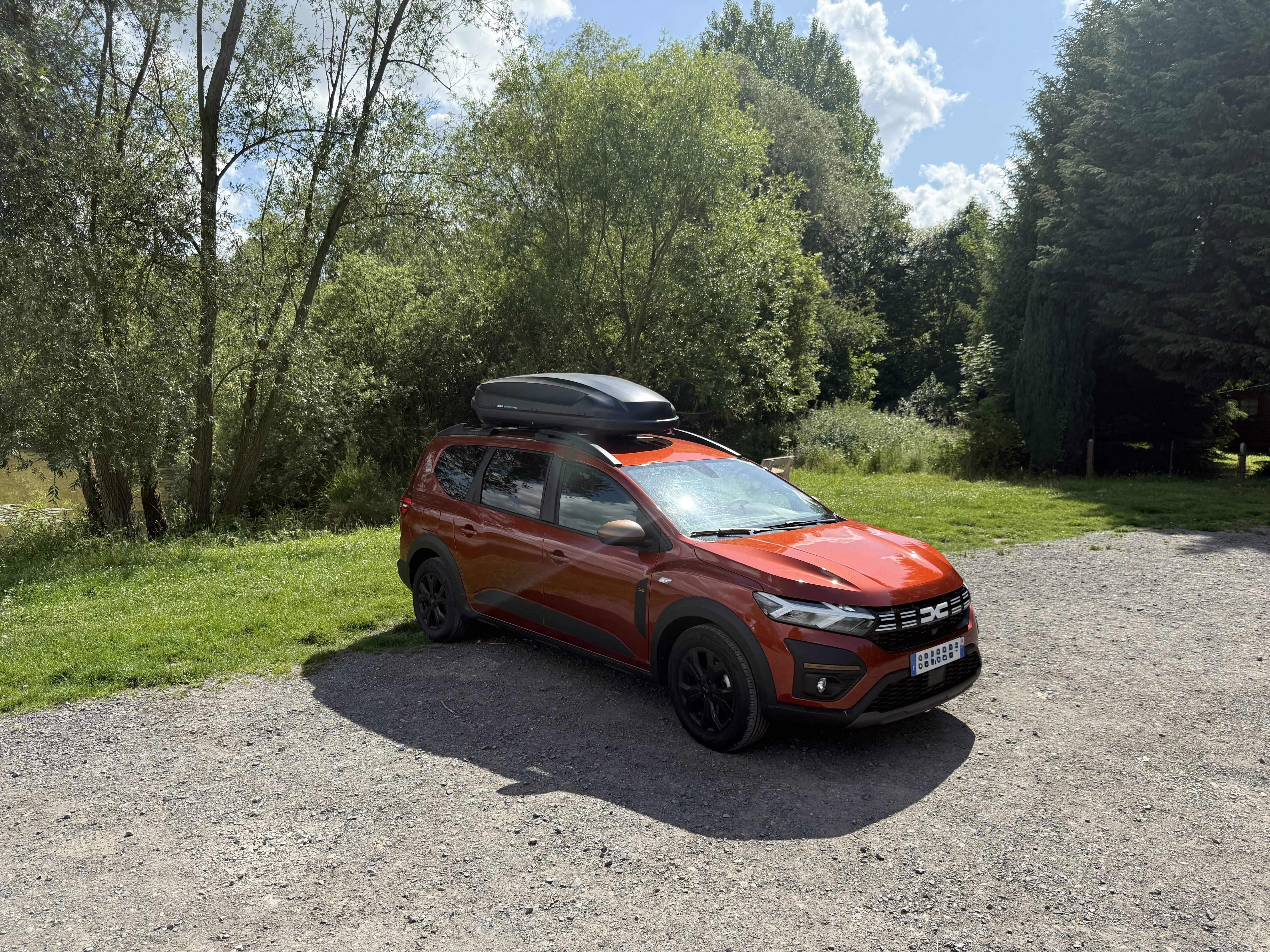 Dacia Jogger avec Coffre de toit