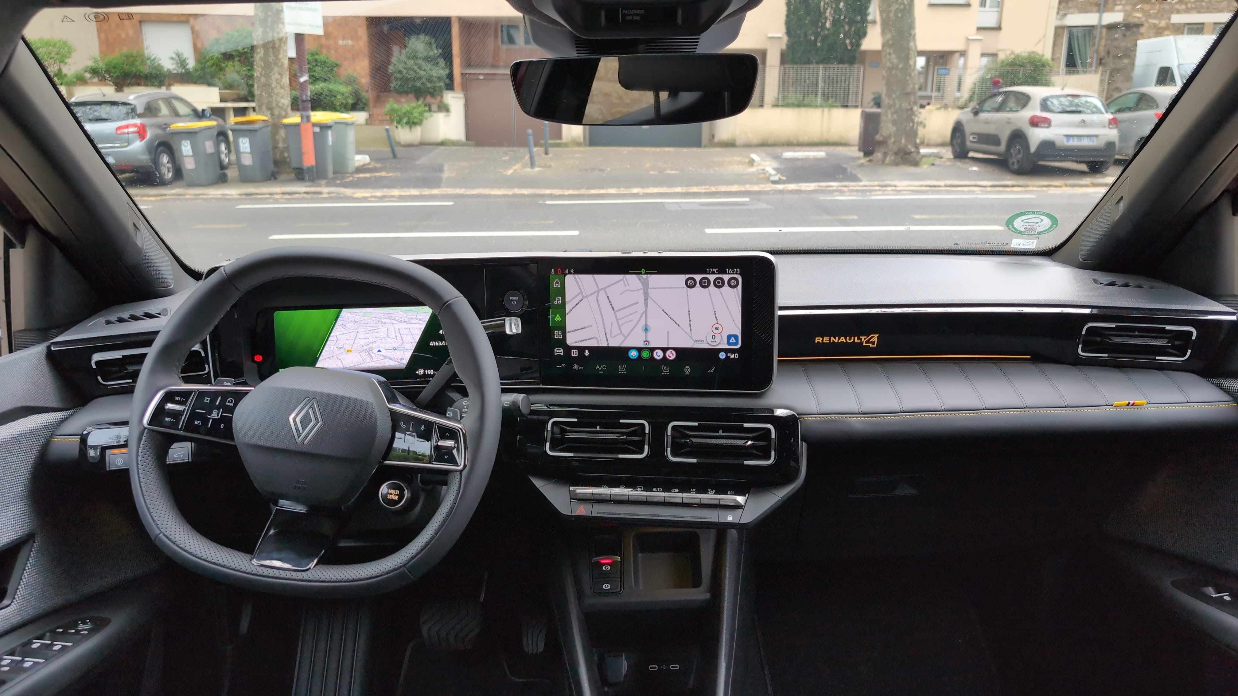 Renault 4 E-Tech avec GPS