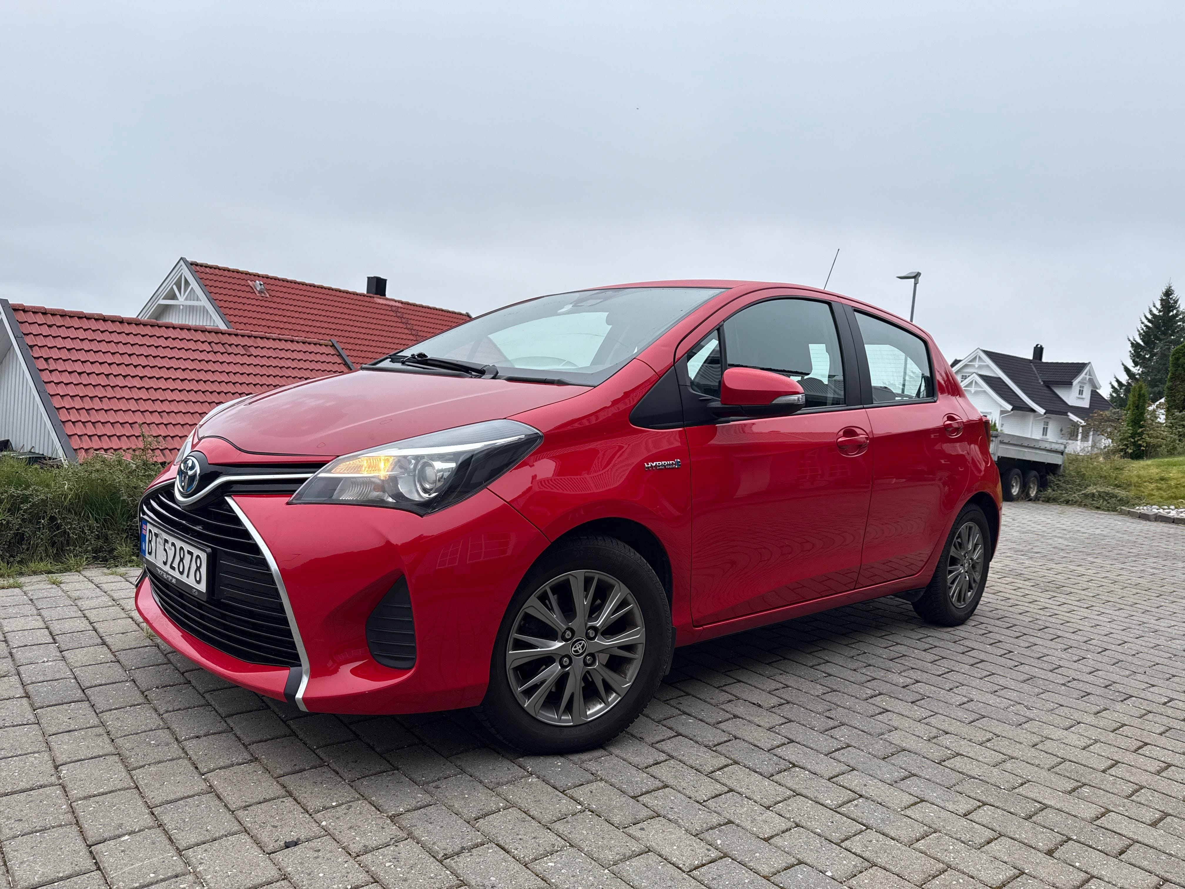 Toyota Yaris, 2016, Blyfri 95 / Elektrisk (hybrid), automatisk